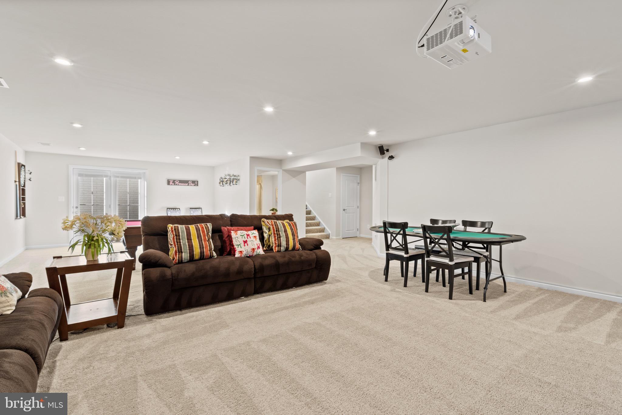 MAY'S QUARTER - Residential