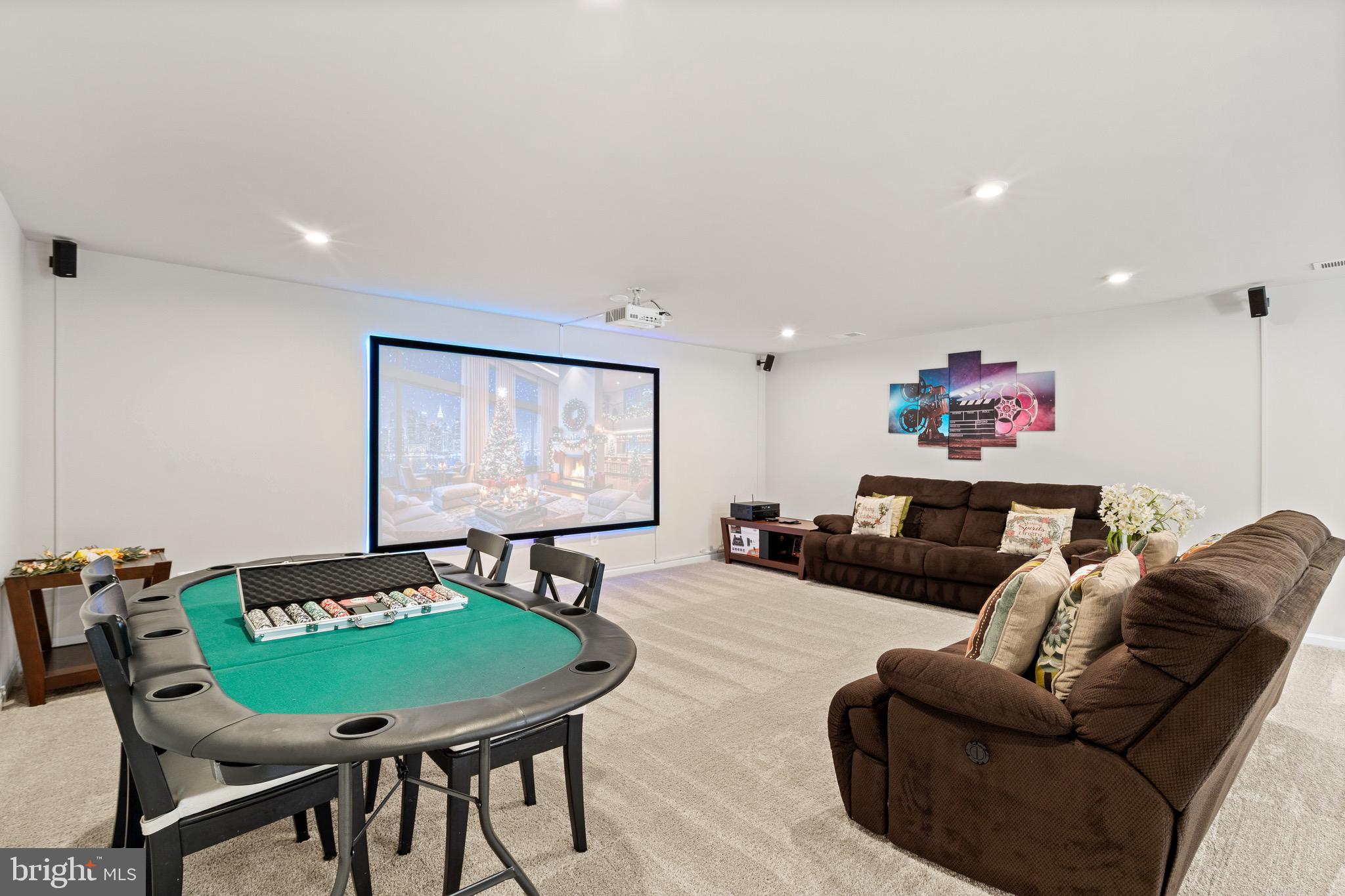 MAY'S QUARTER - Residential