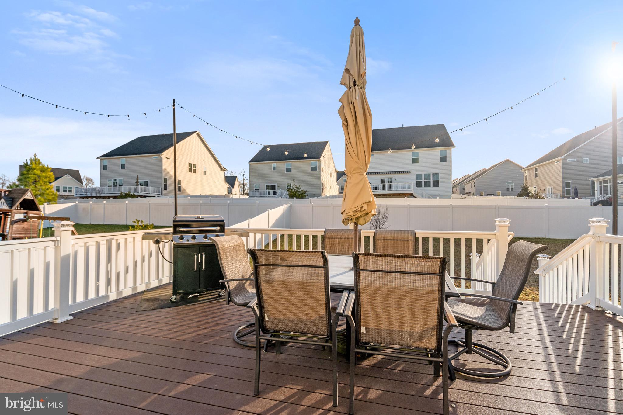 MAY'S QUARTER - Residential