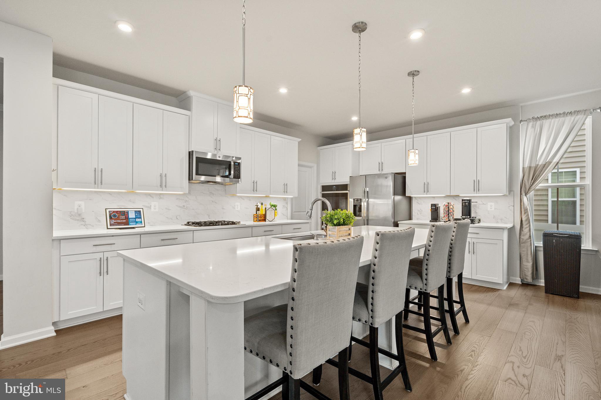 MAY'S QUARTER - Residential