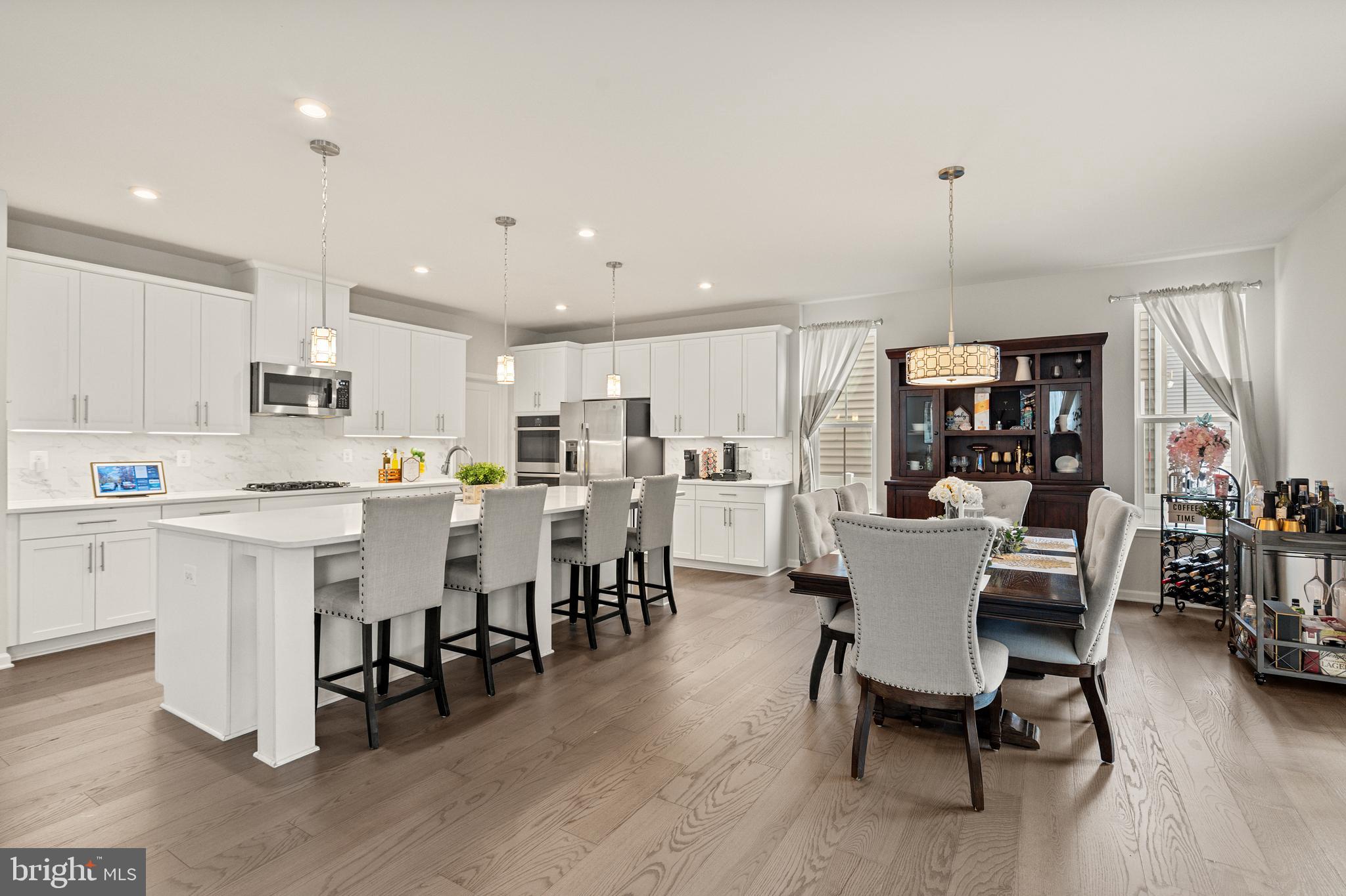 MAY'S QUARTER - Residential