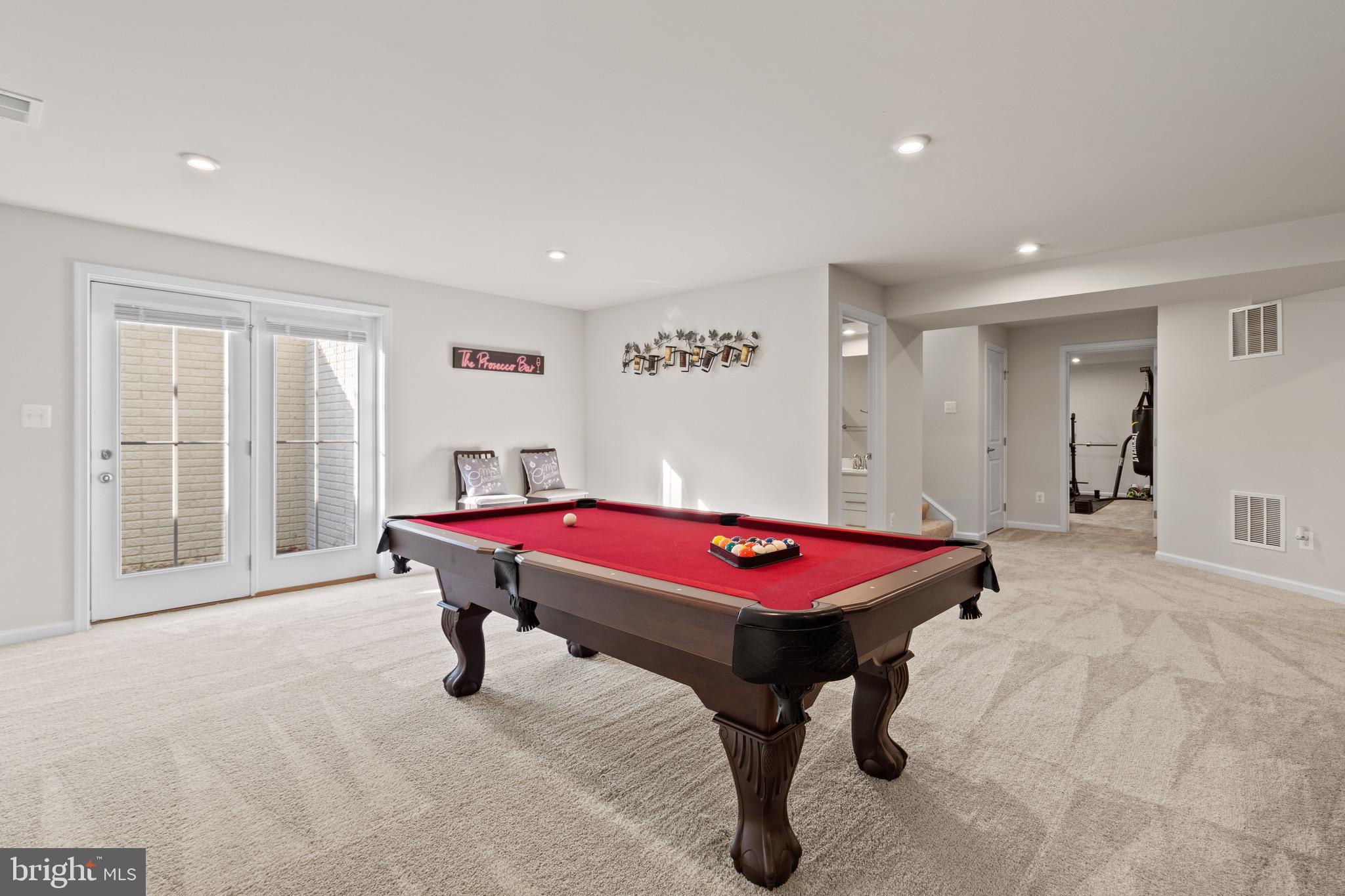 MAY'S QUARTER - Residential