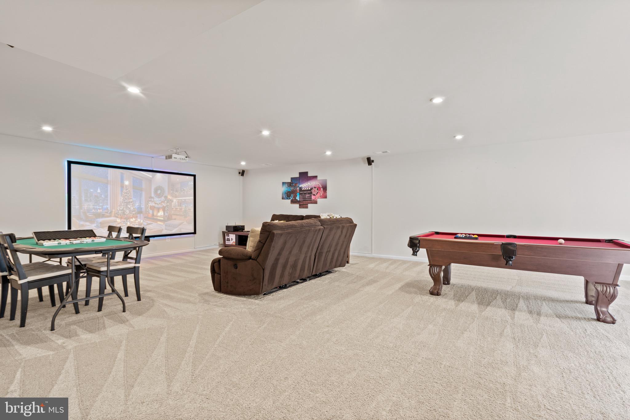 MAY'S QUARTER - Residential