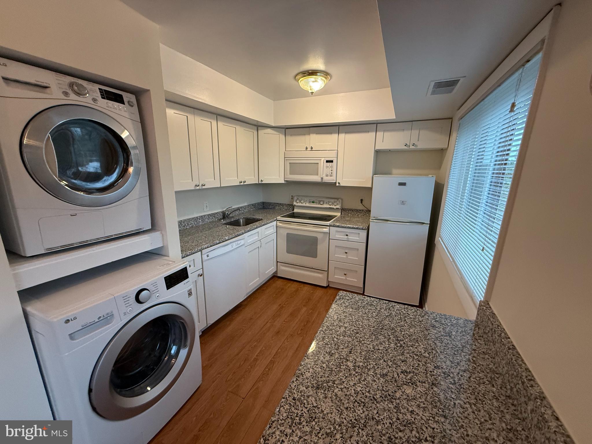 BOLLING BROOK - Residential Lease