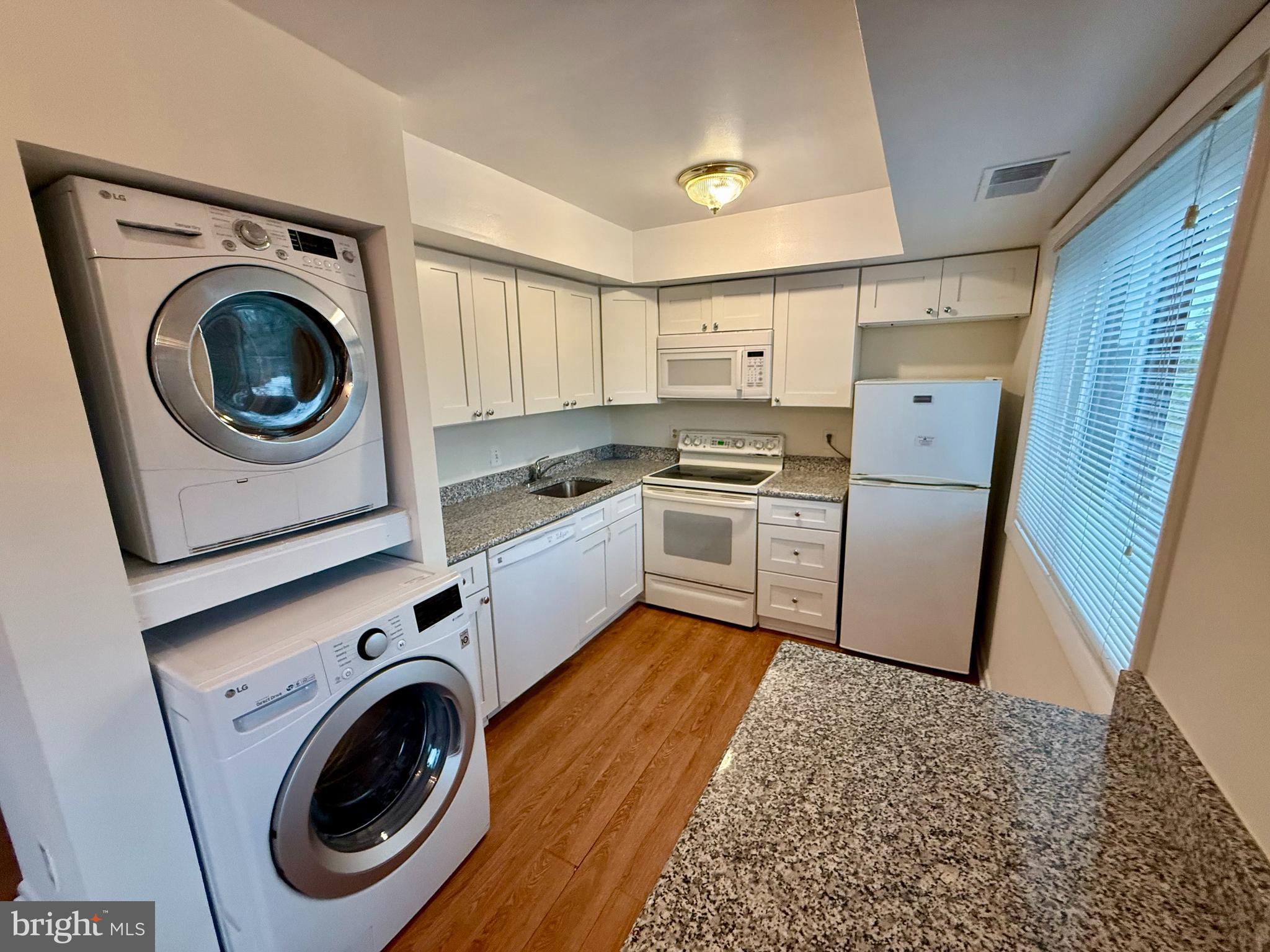 BOLLING BROOK - Residential Lease