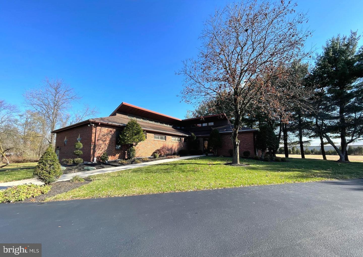 Main floor available for lease in an all brick, contemporary style office building in Douglassville! Great highway exposure just before an intersection. Space is compromised of 11 private offices, a large waiting room and reception area, kitchenette, break room, and 4 half bathrooms. Ample parking, efficient HVAC.