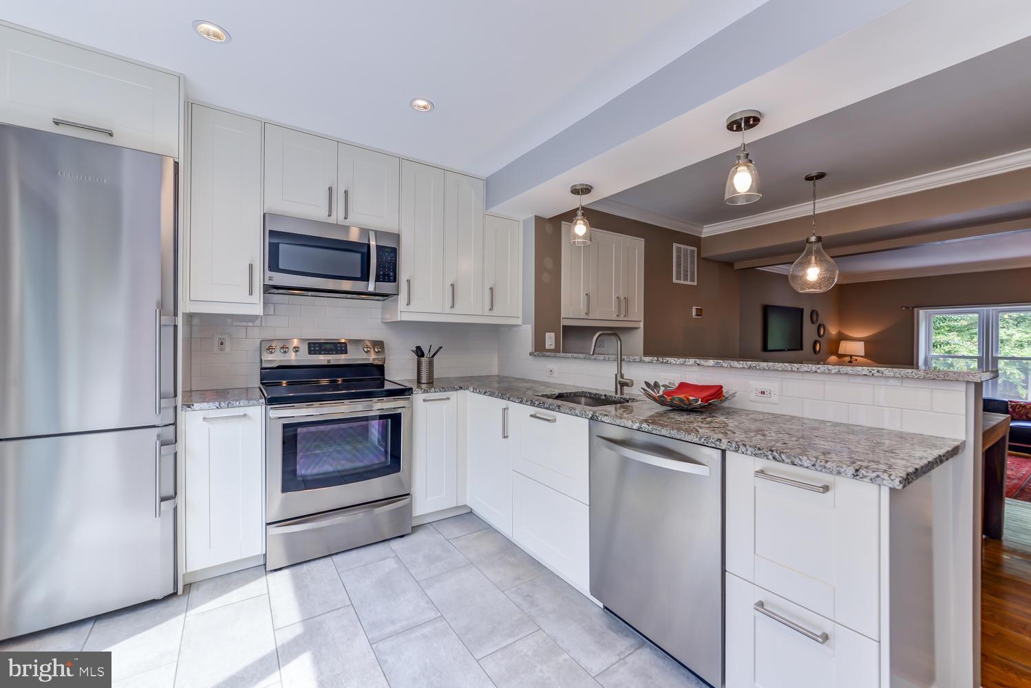 BRIGHTON SQUARE - Residential