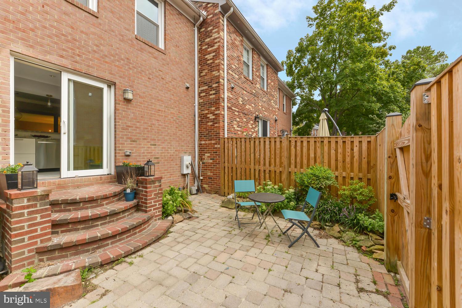 BRIGHTON SQUARE - Residential