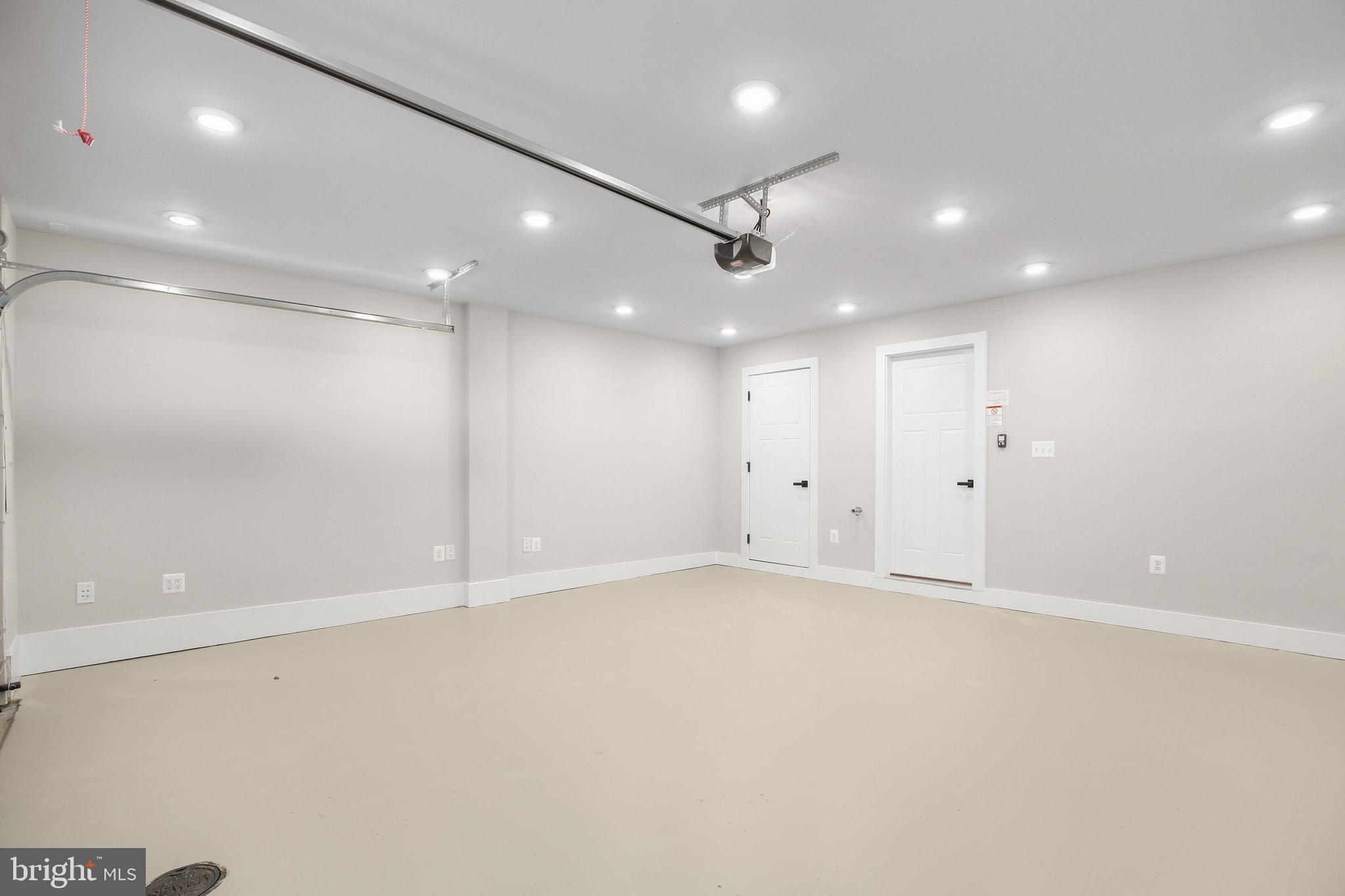 ALEXANDER'S CROSSING - Residential Lease