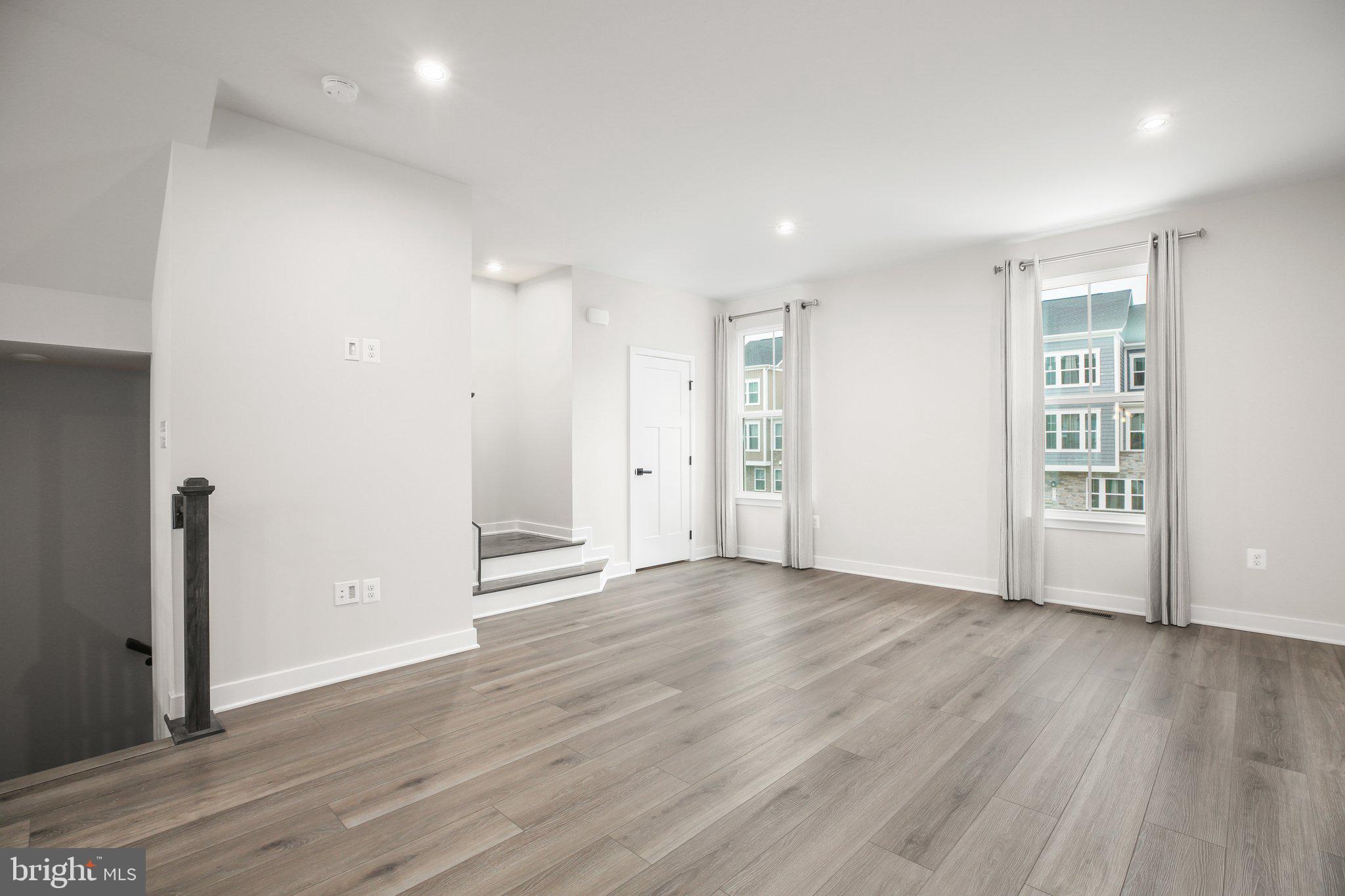 ALEXANDER'S CROSSING - Residential Lease