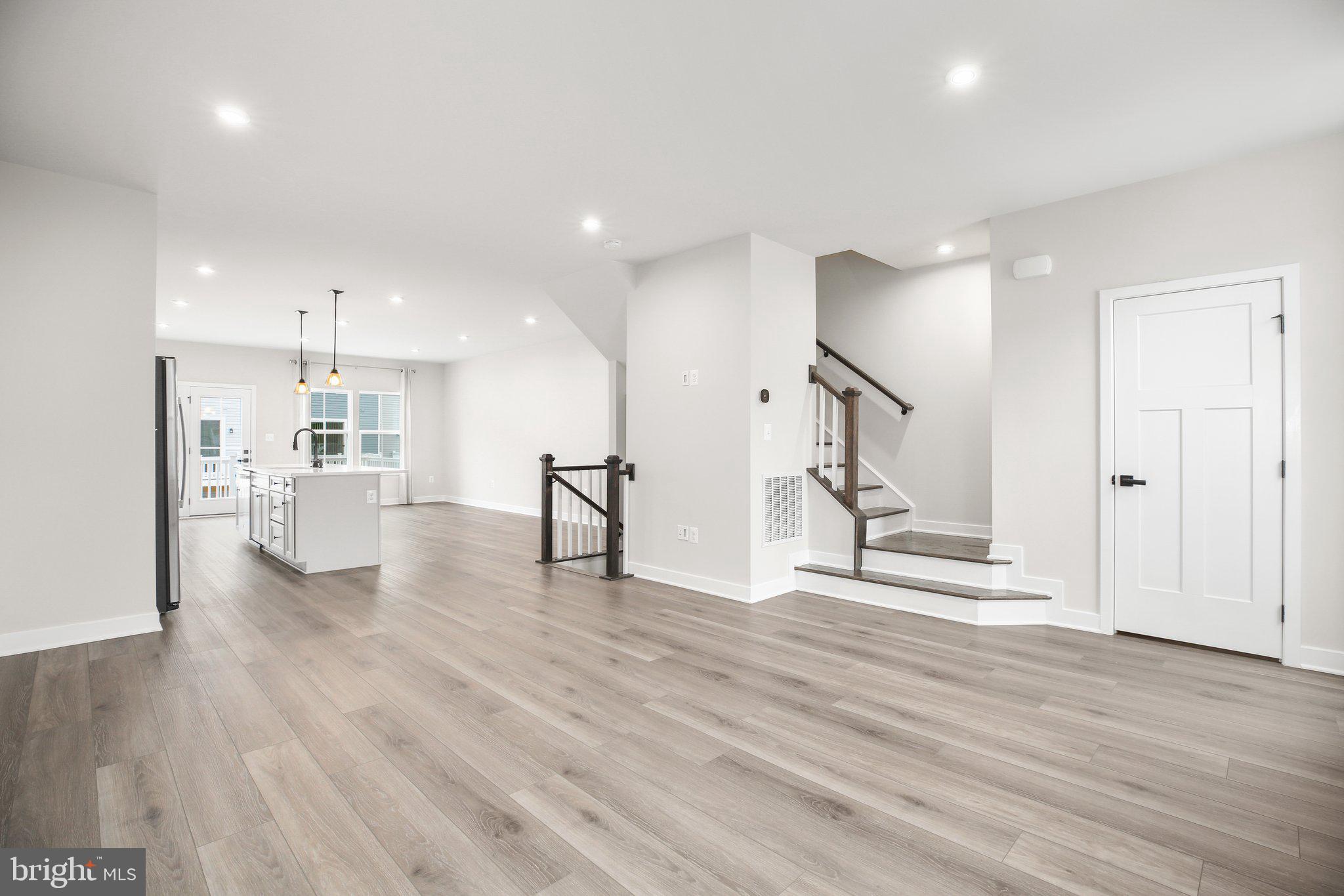 ALEXANDER'S CROSSING - Residential Lease