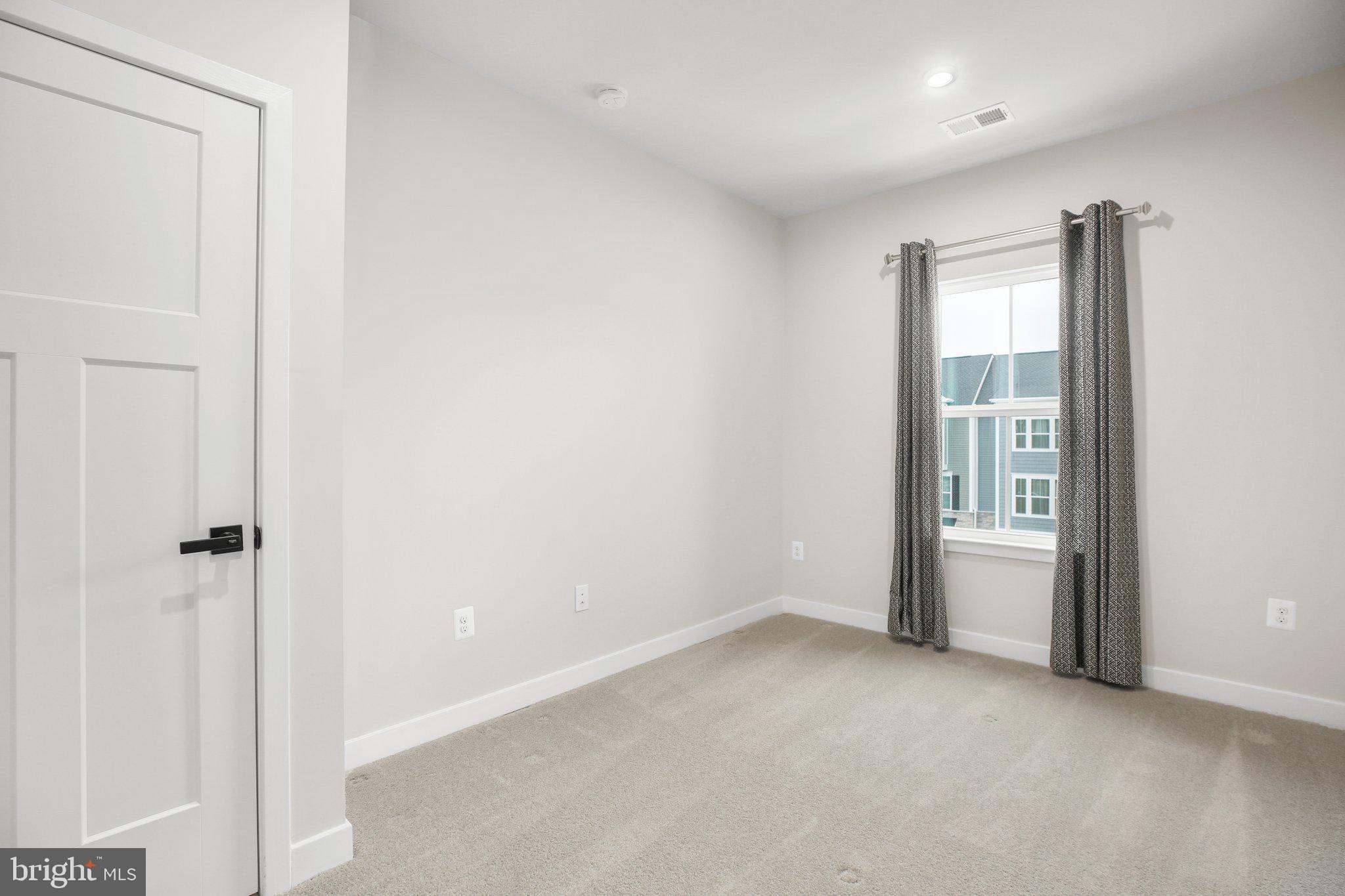 ALEXANDER'S CROSSING - Residential Lease