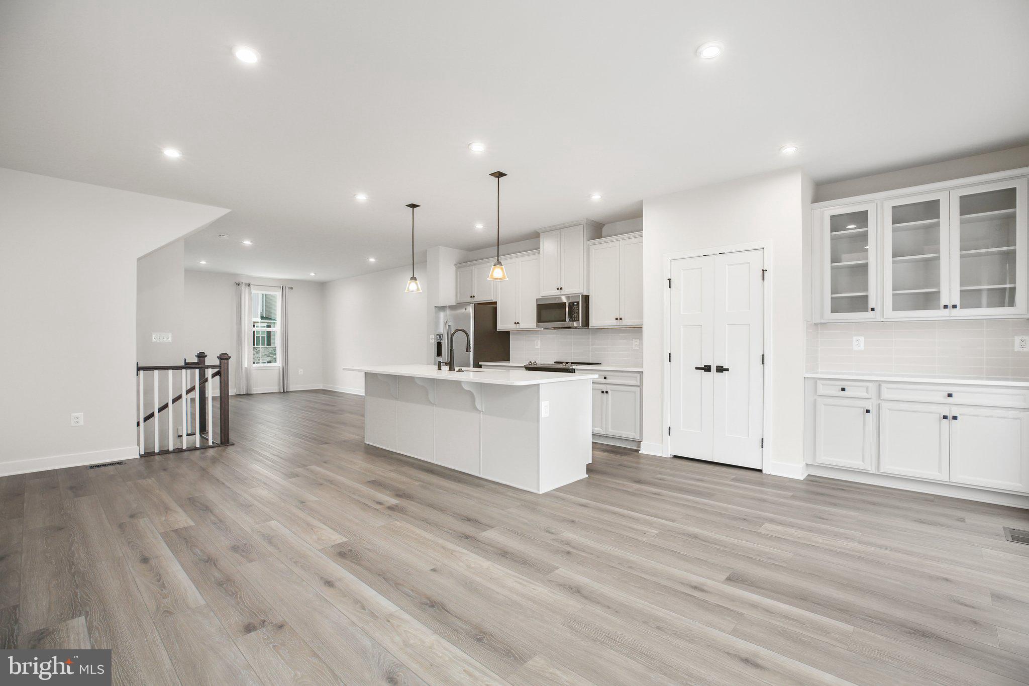 ALEXANDER'S CROSSING - Residential Lease