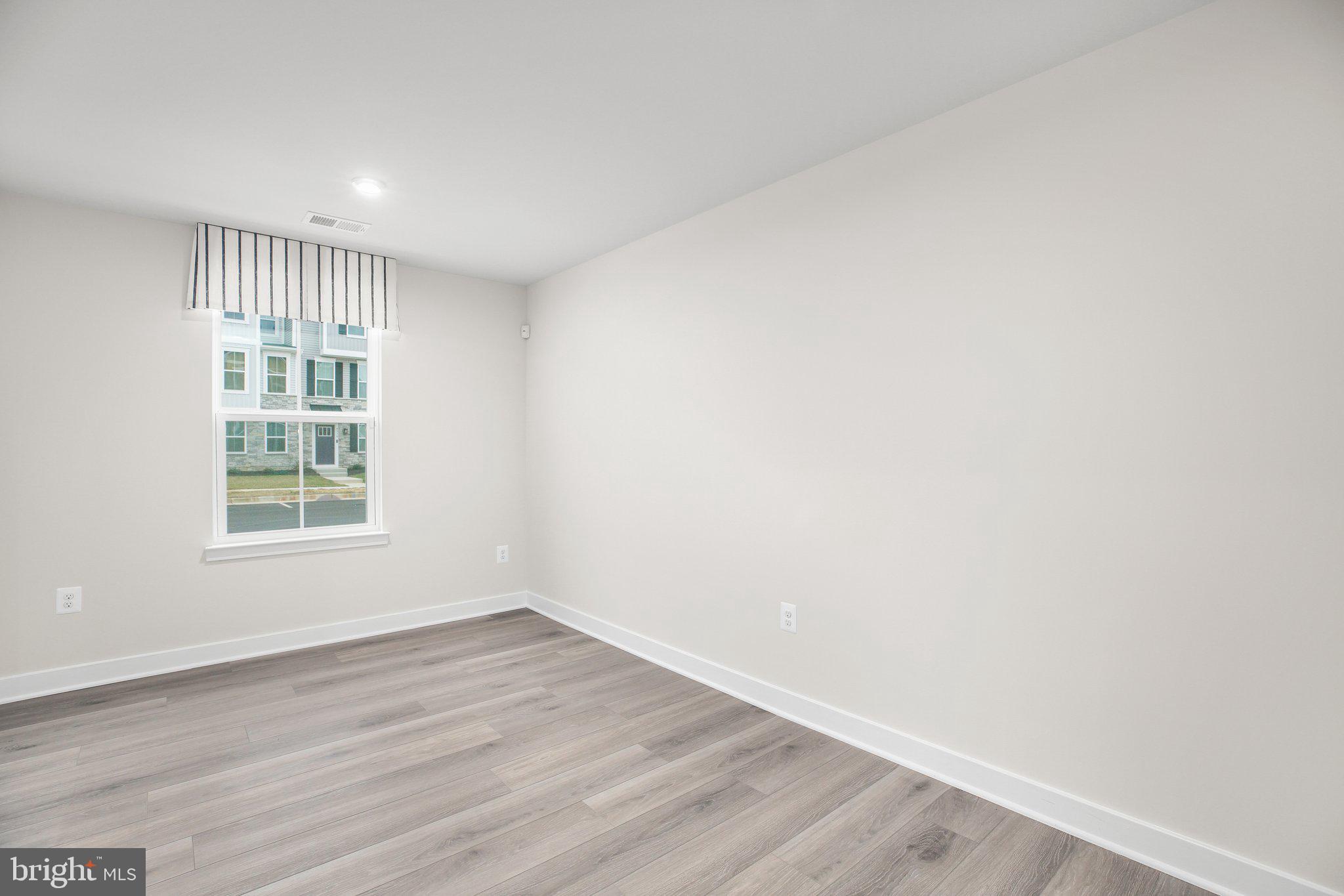 ALEXANDER'S CROSSING - Residential Lease