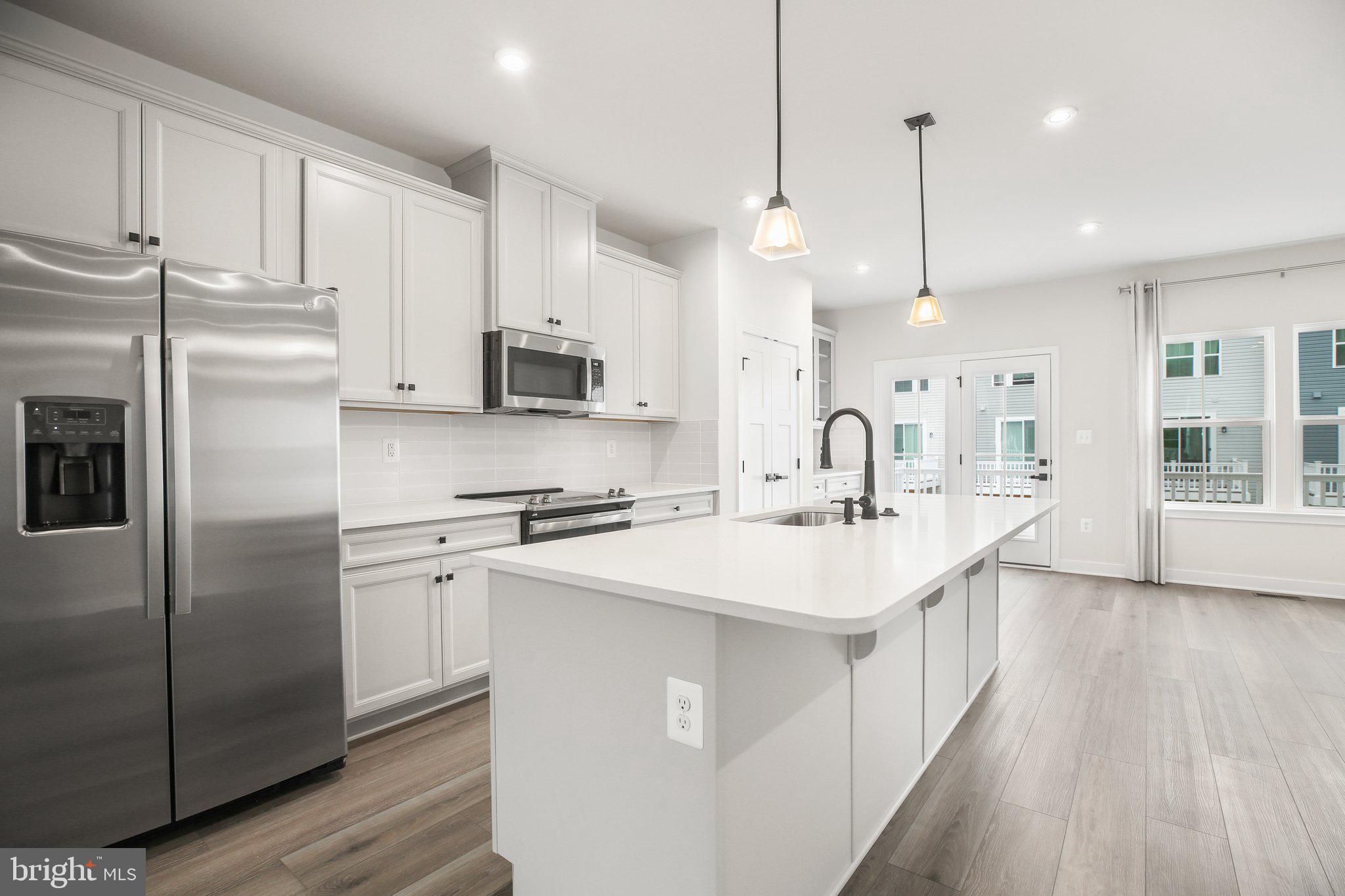 ALEXANDER'S CROSSING - Residential Lease