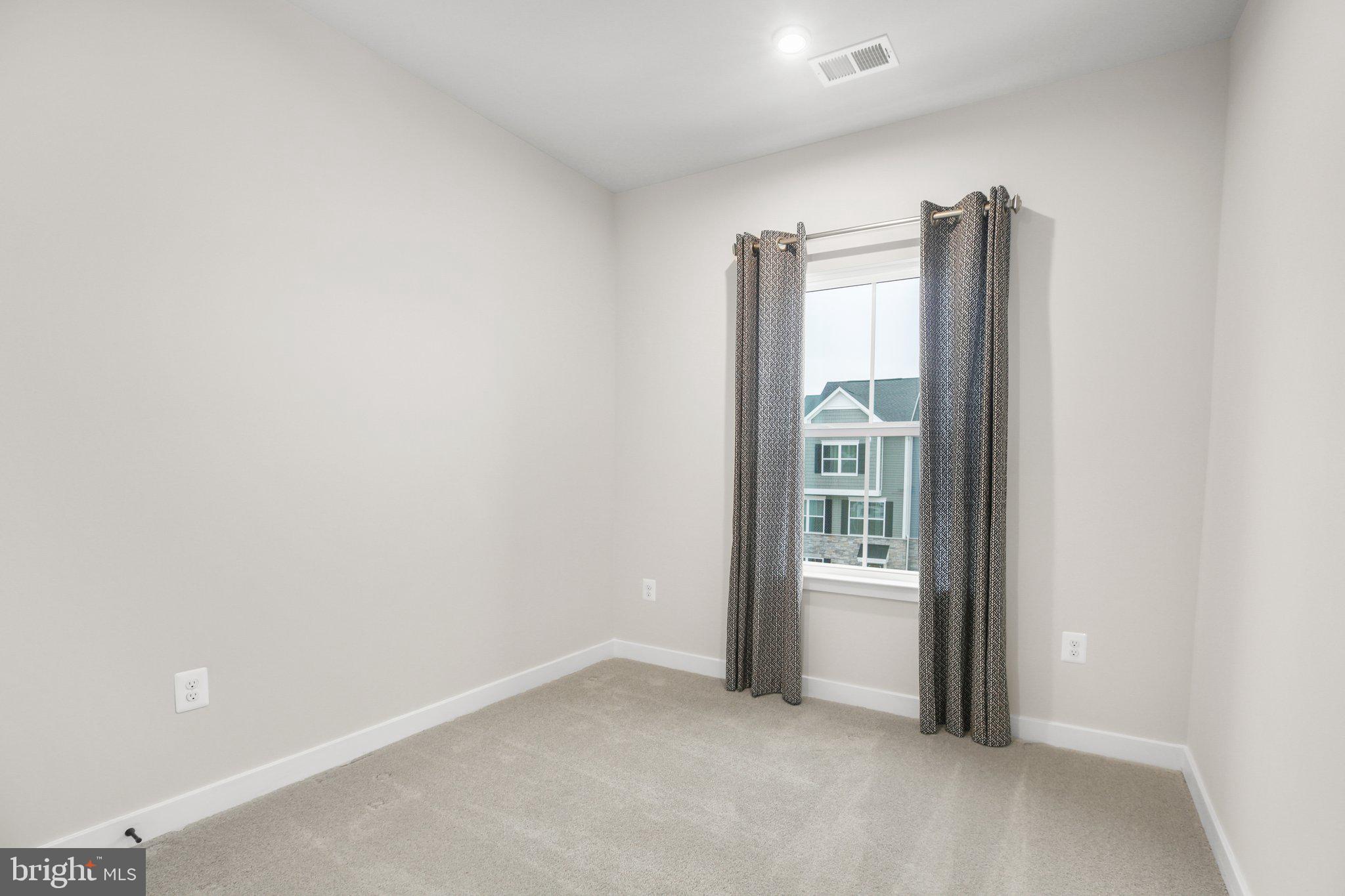 ALEXANDER'S CROSSING - Residential Lease