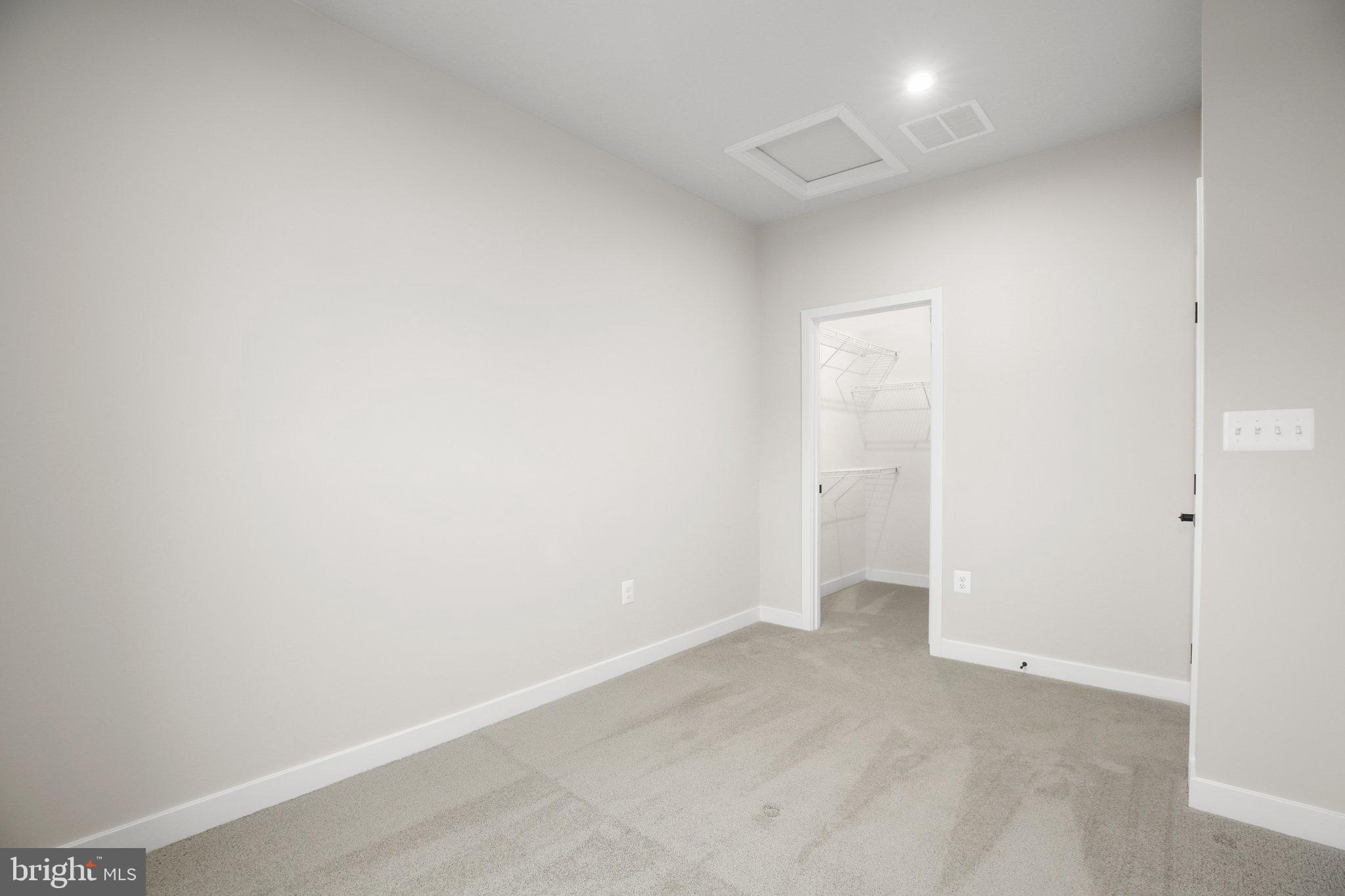 ALEXANDER'S CROSSING - Residential Lease