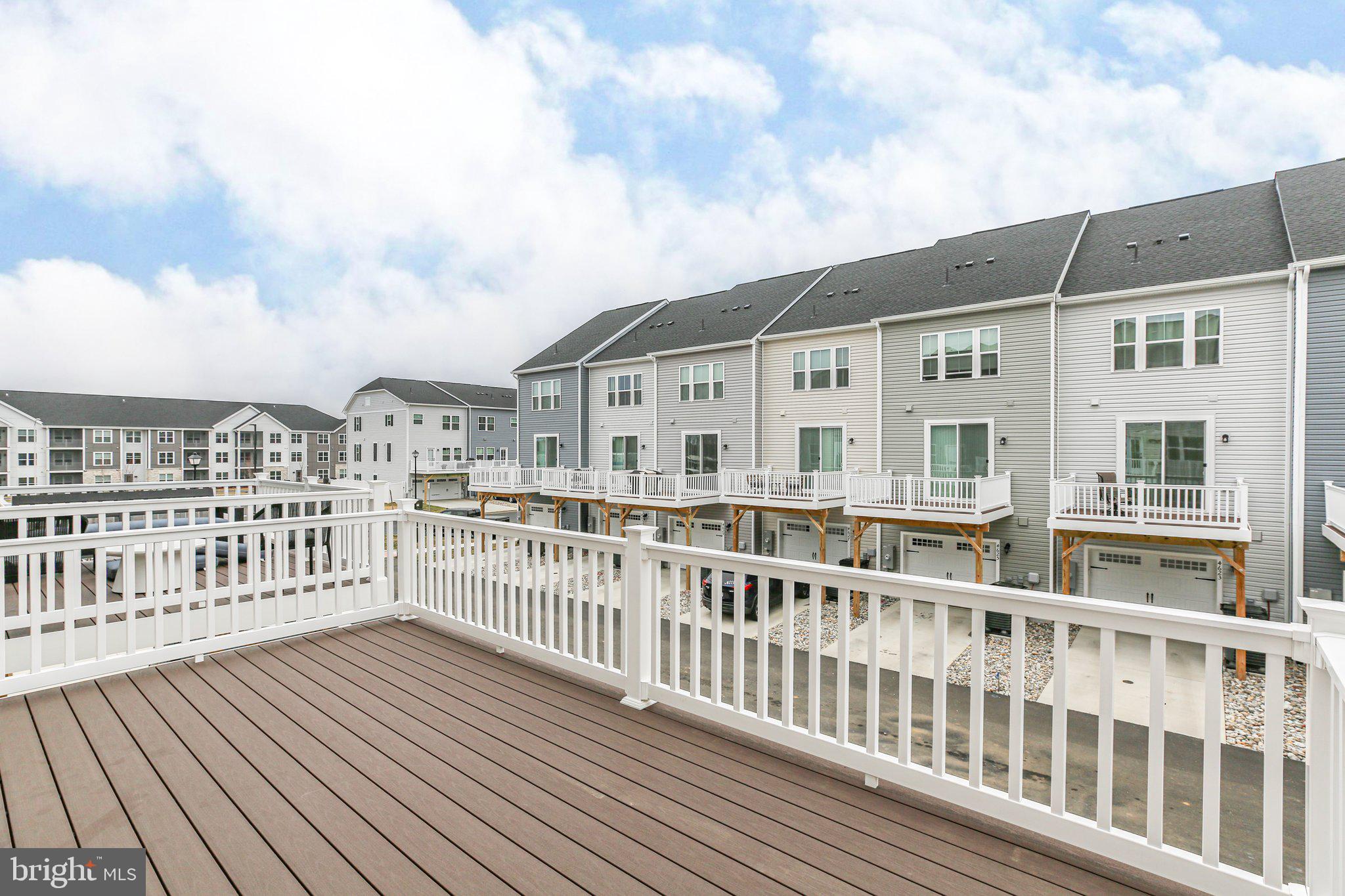 ALEXANDER'S CROSSING - Residential Lease