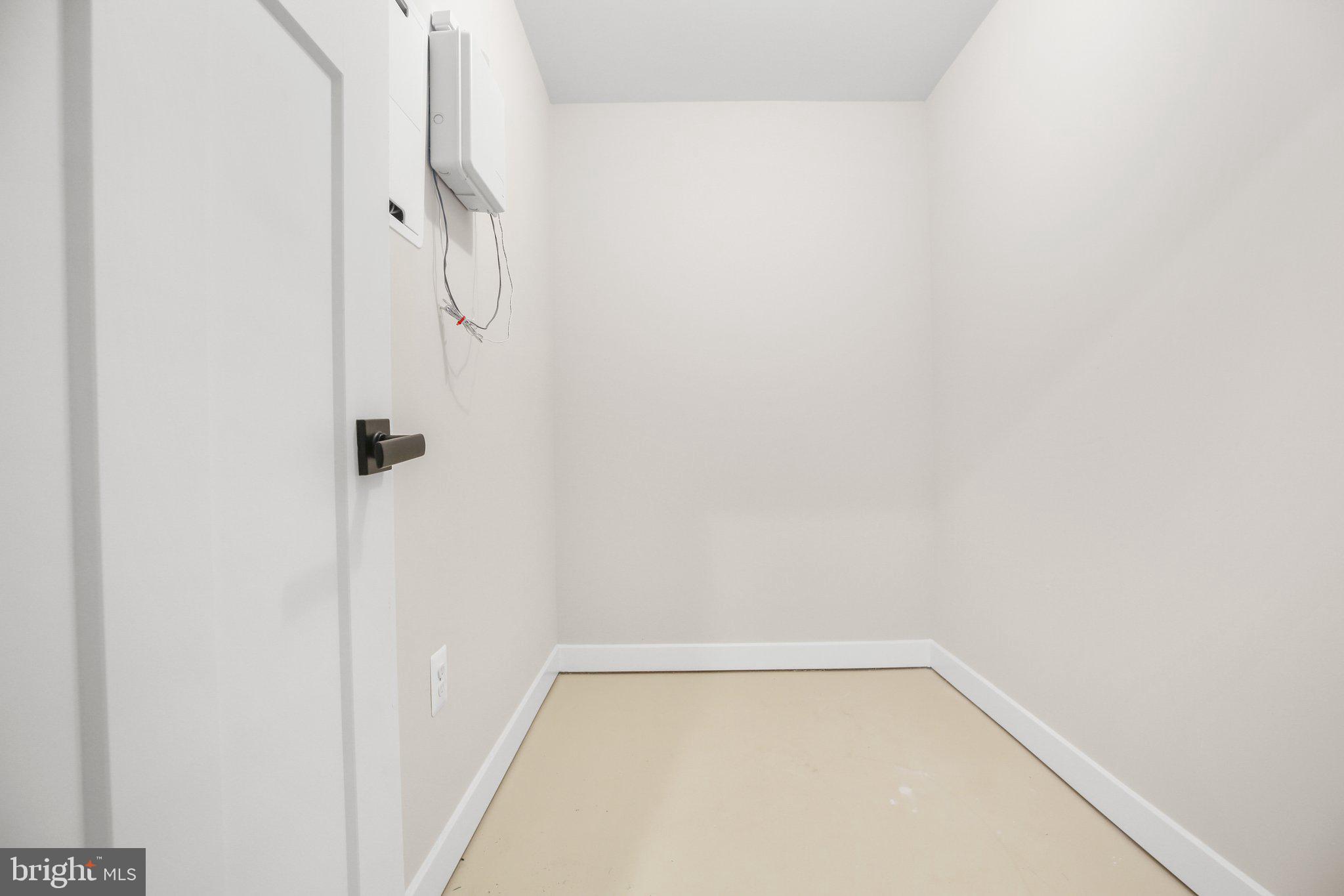 ALEXANDER'S CROSSING - Residential Lease