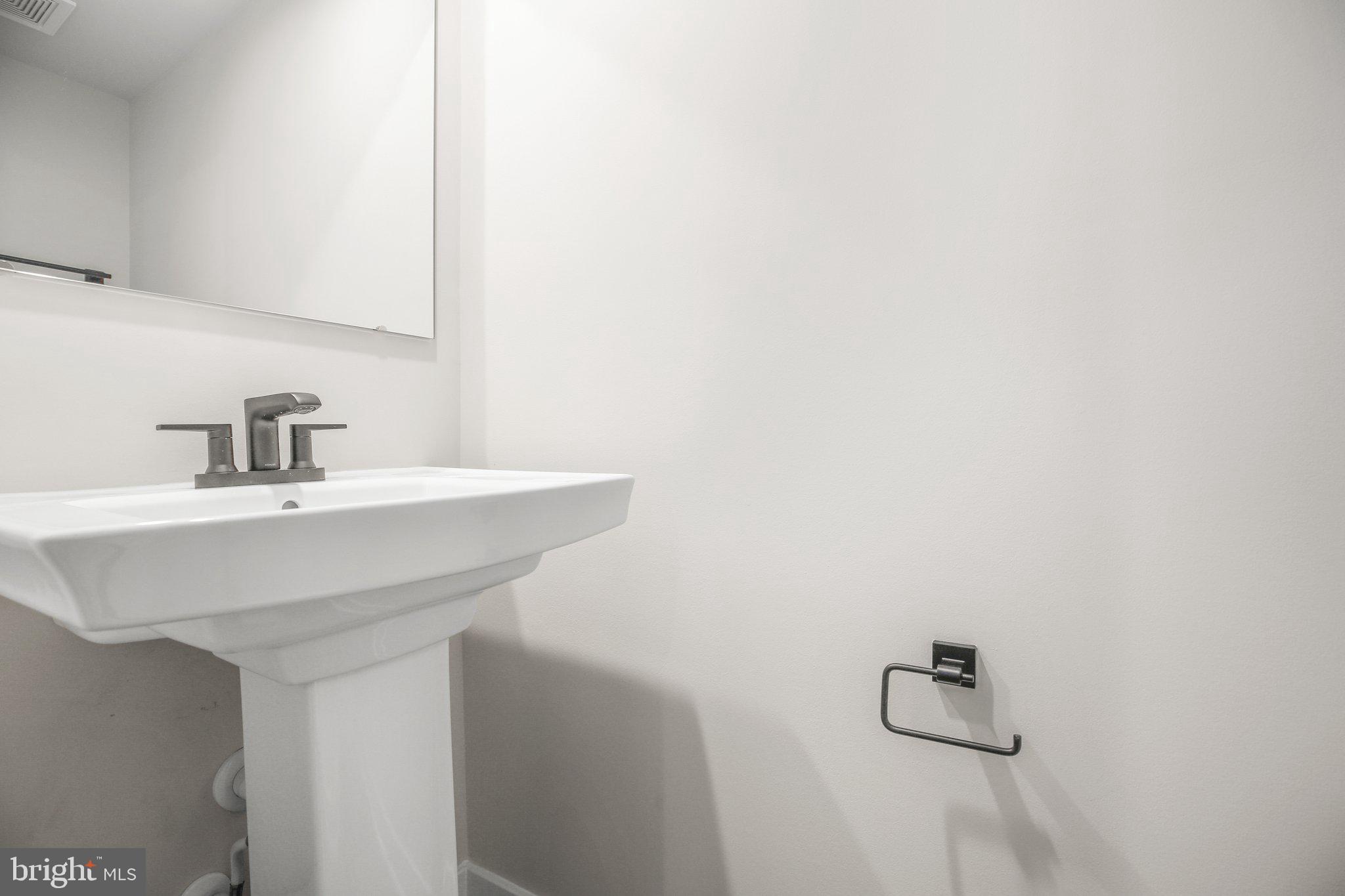 ALEXANDER'S CROSSING - Residential Lease