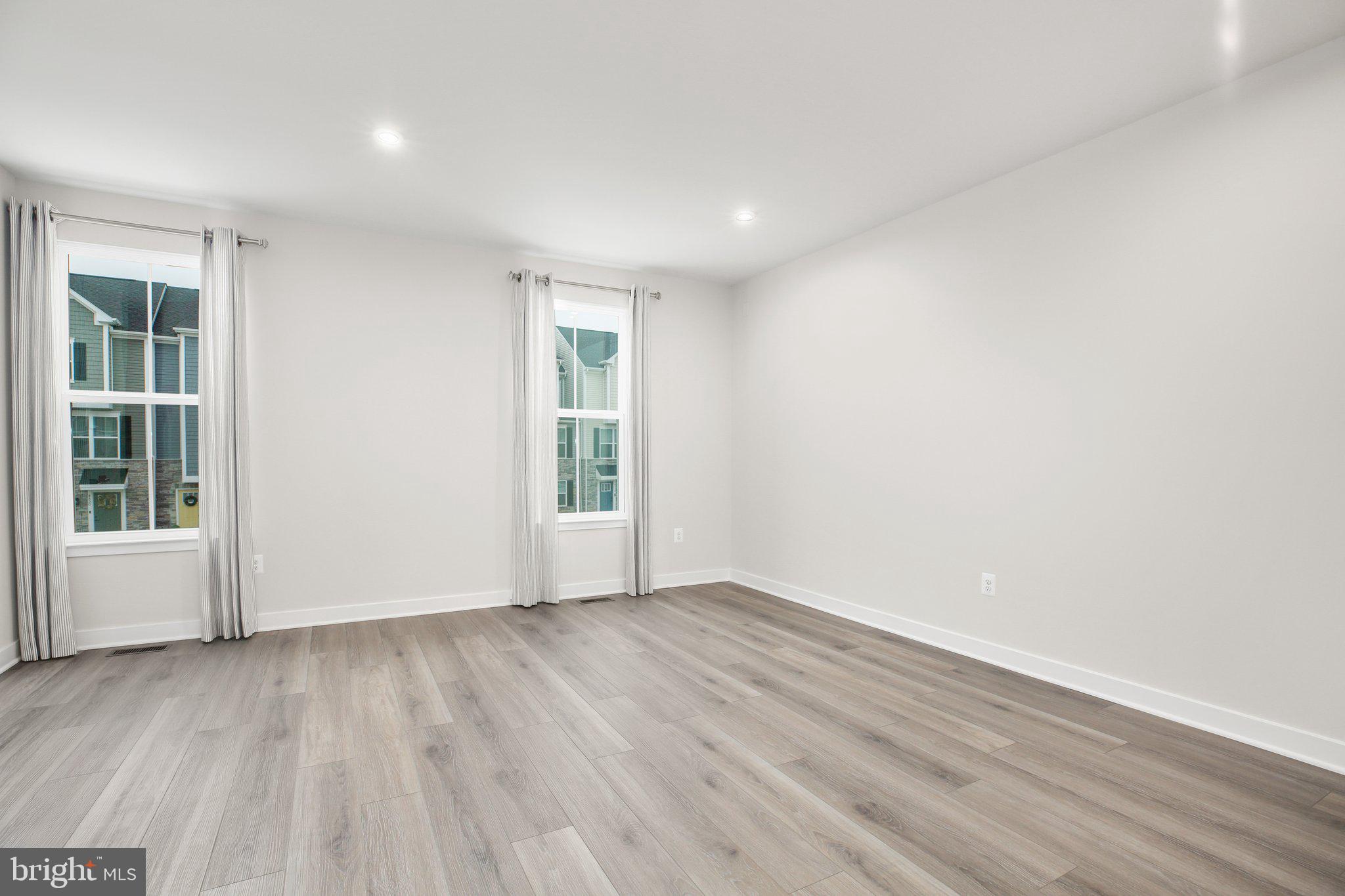 ALEXANDER'S CROSSING - Residential Lease