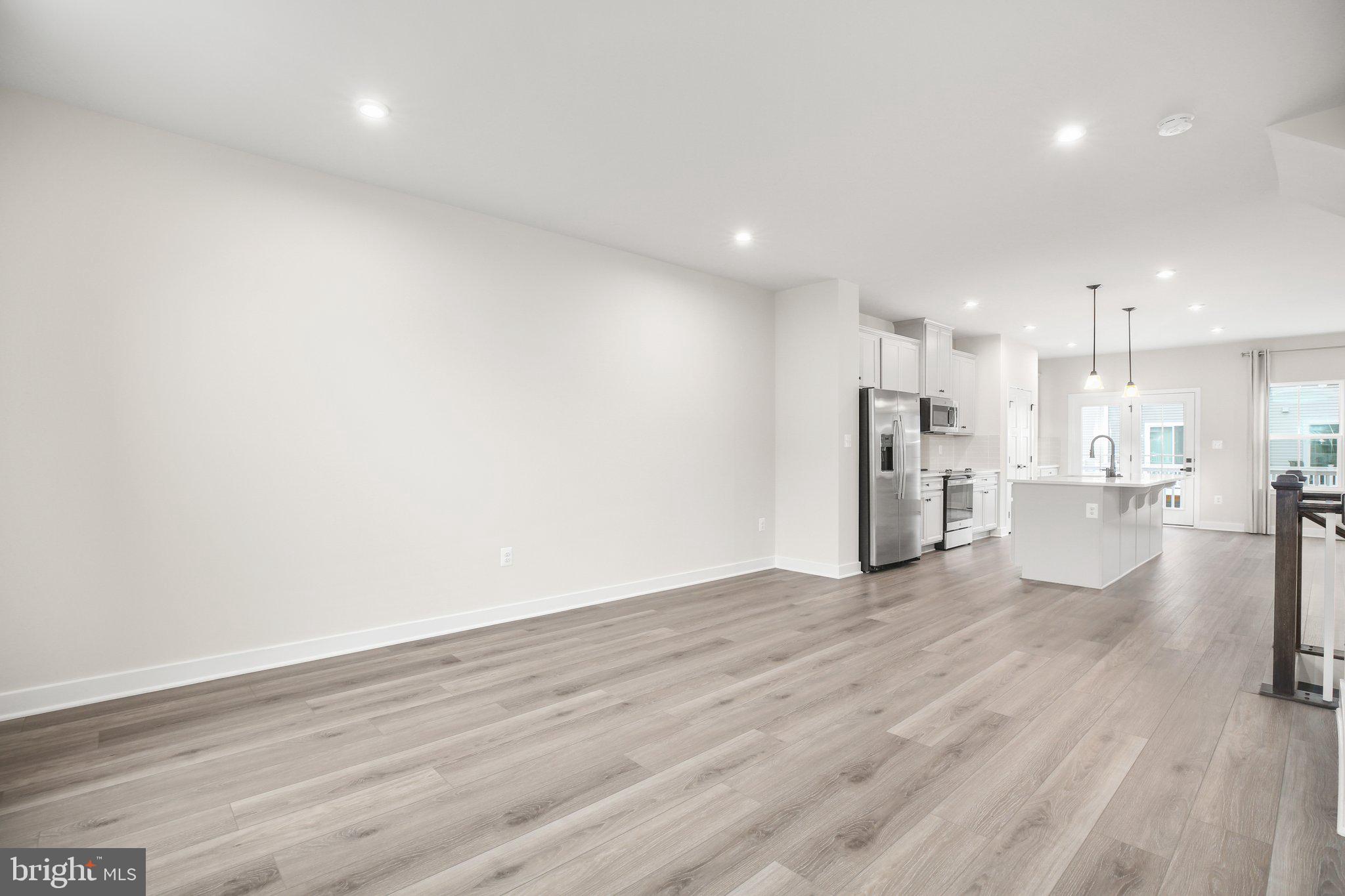 ALEXANDER'S CROSSING - Residential Lease