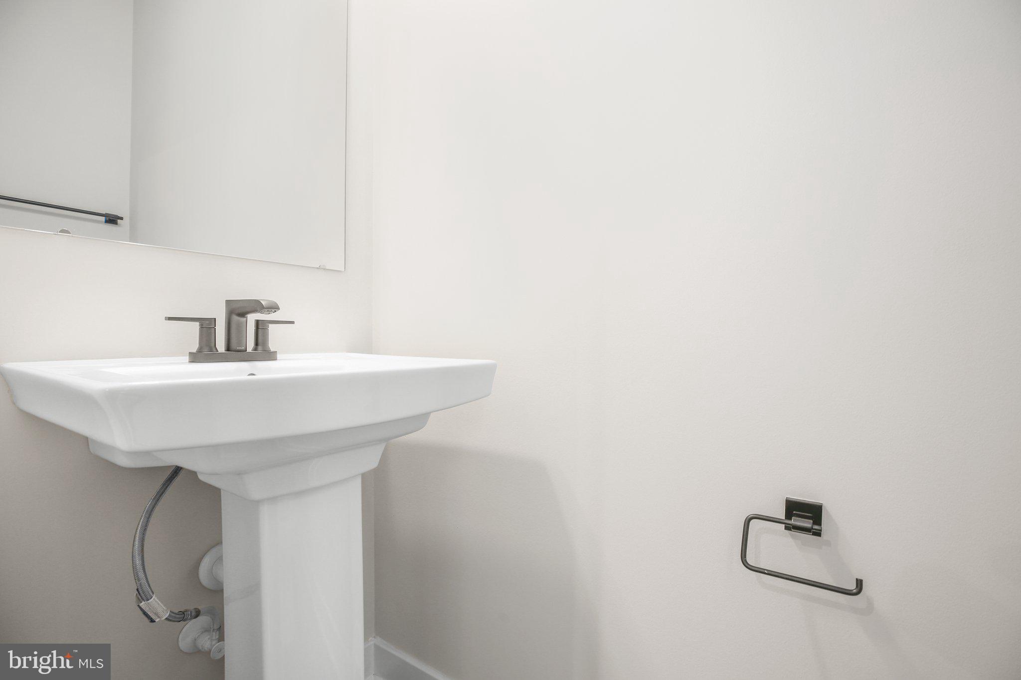 ALEXANDER'S CROSSING - Residential Lease