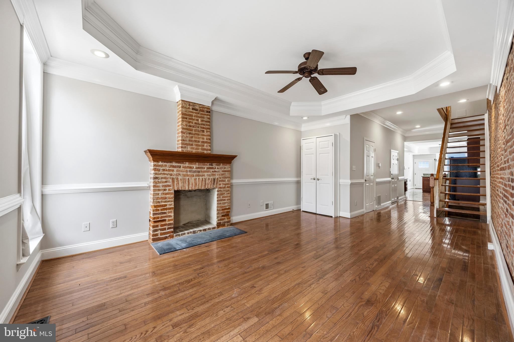 109 FORT AVENUE W