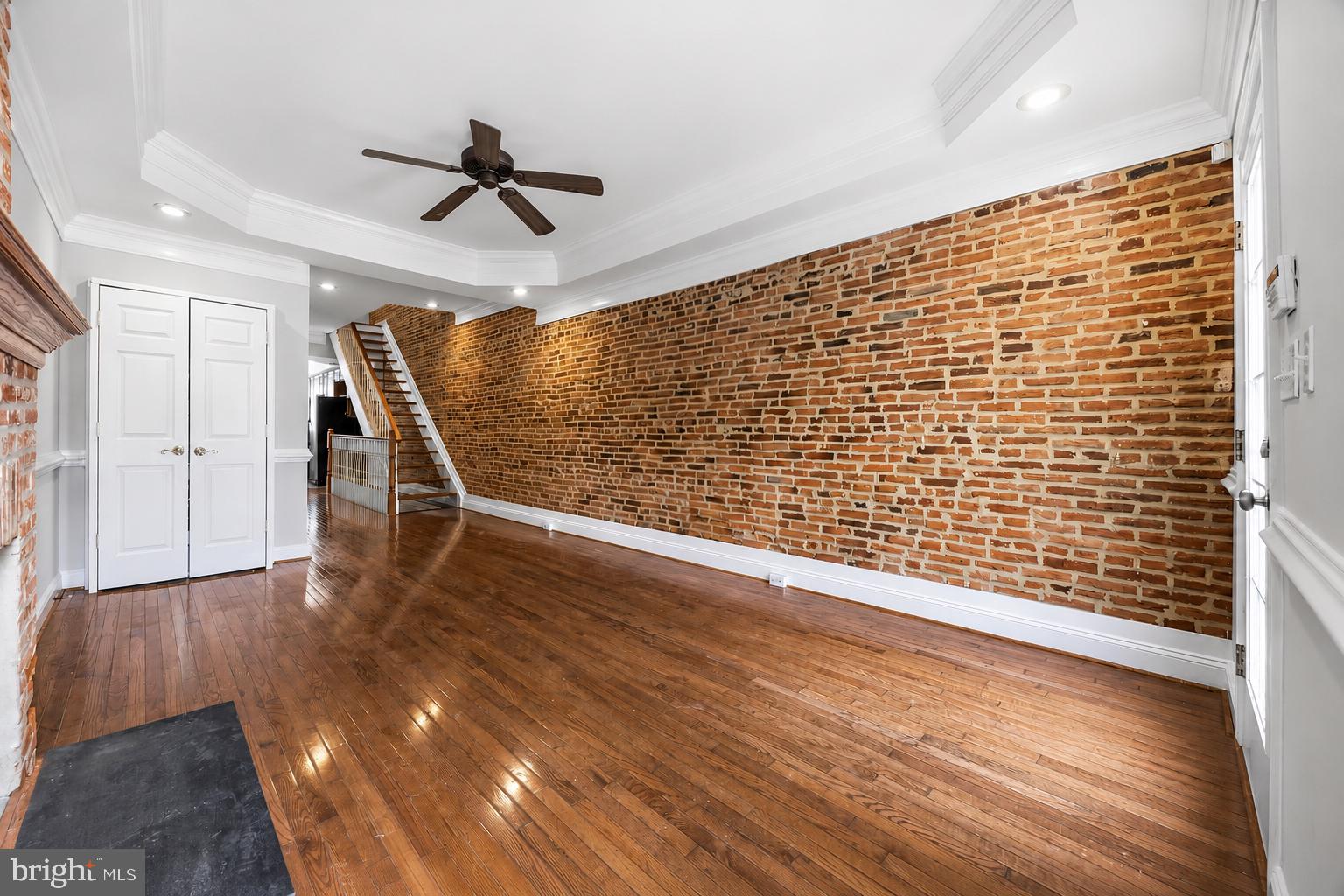 109 FORT AVENUE W