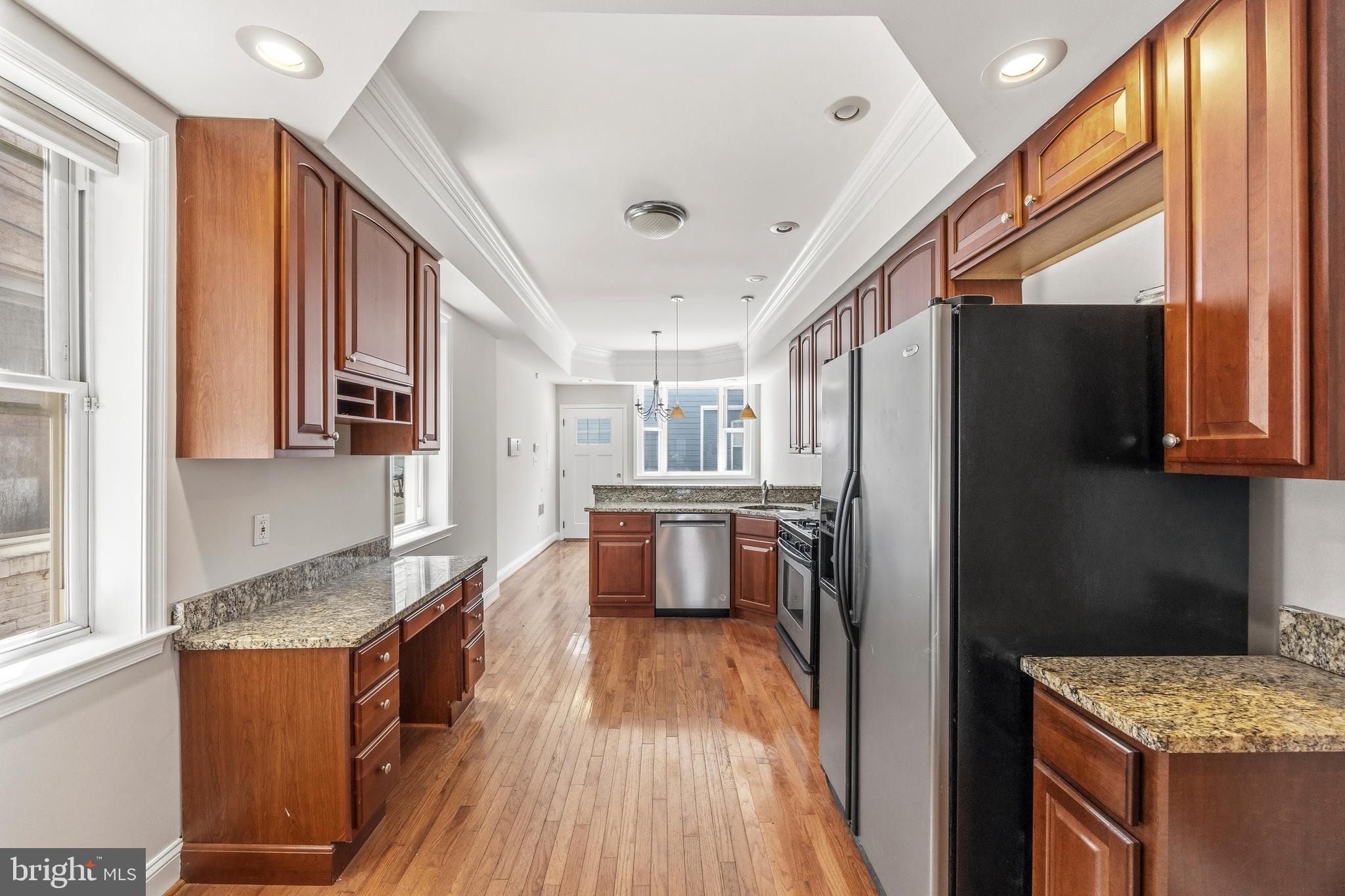 109 FORT AVENUE W