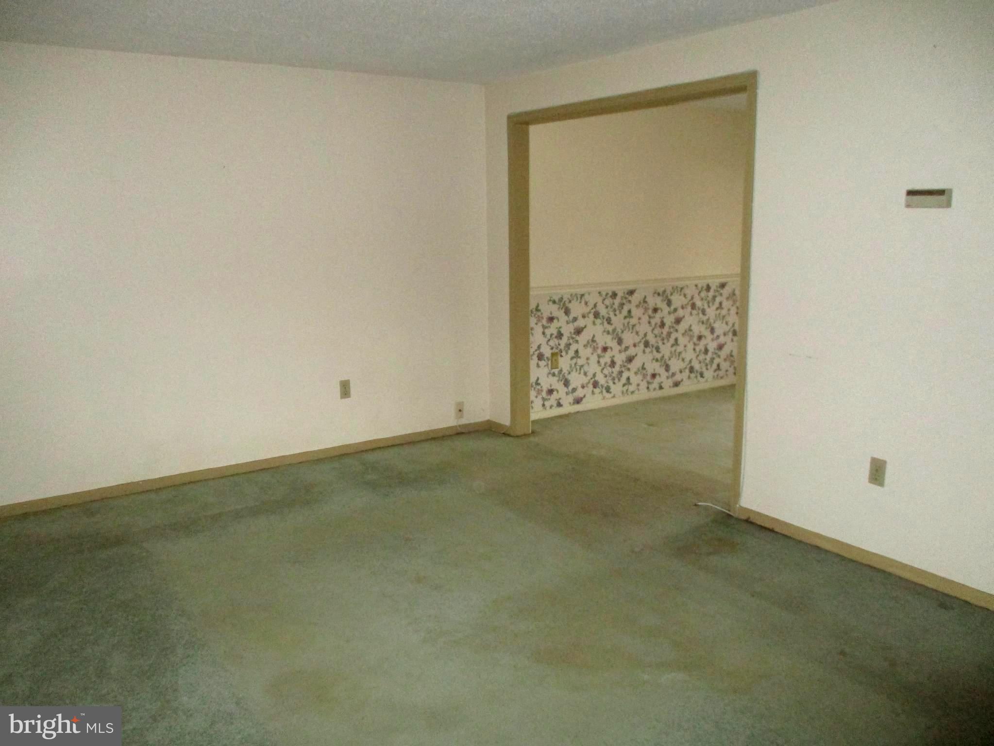 ROYAL EXCHANGE - Residential Lease