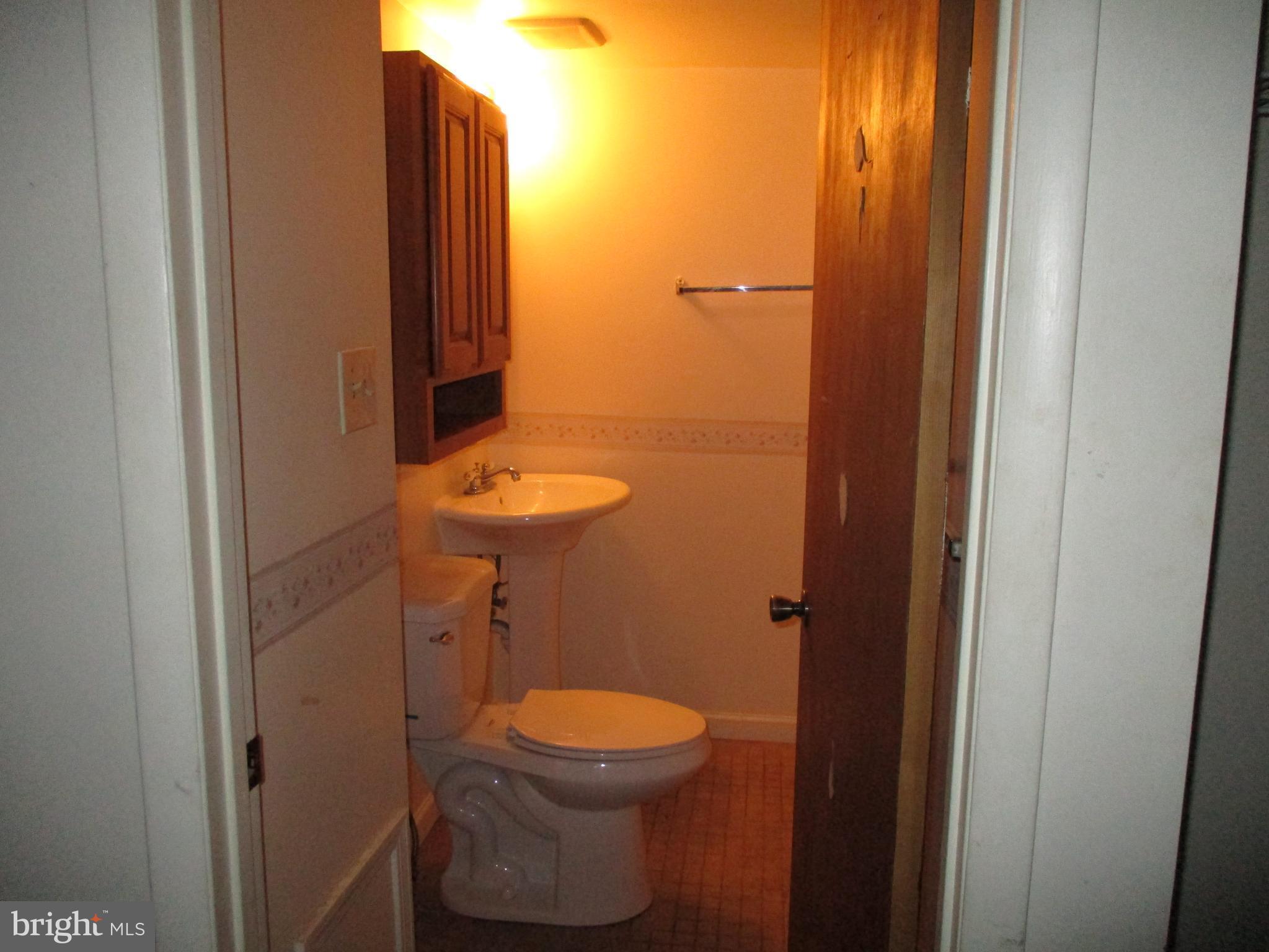 ROYAL EXCHANGE - Residential Lease