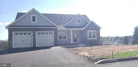 606 Vista Court, Waynesboro, PA MLS: PAFL2022588