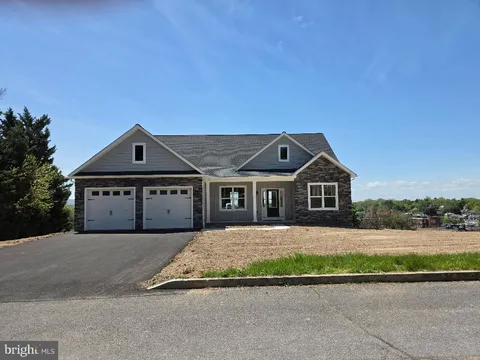 606 Vista Court, Waynesboro, PA MLS: PAFL2022588