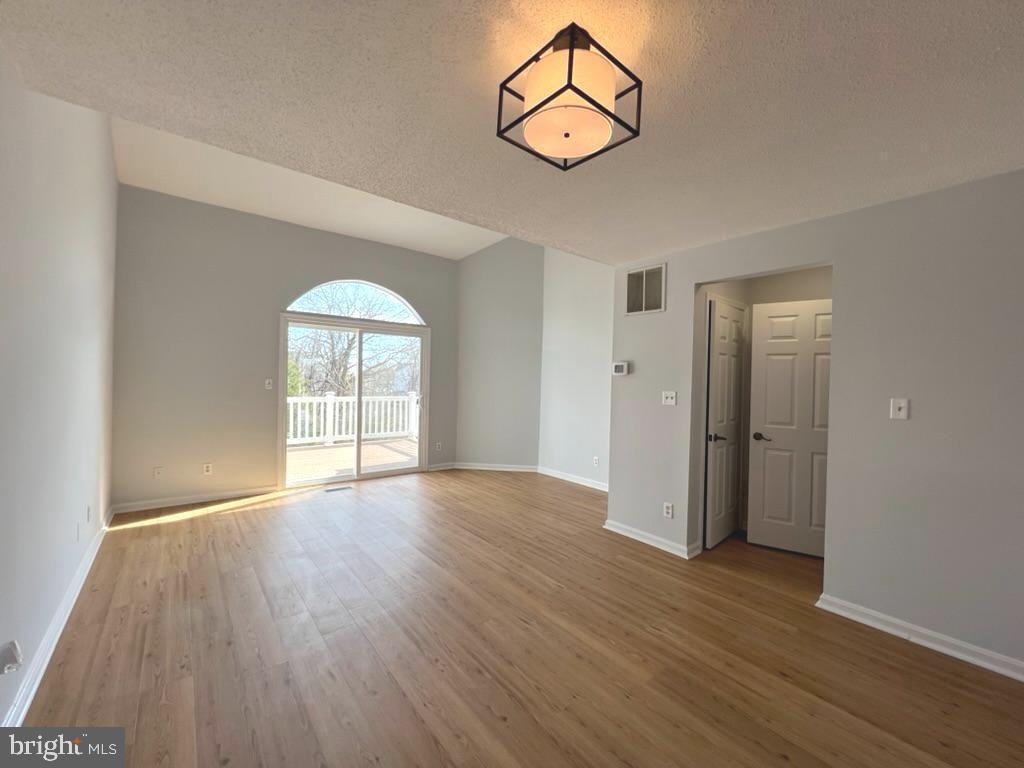 SHEFFIELD GLEN TOWNHOMES - Residential Lease