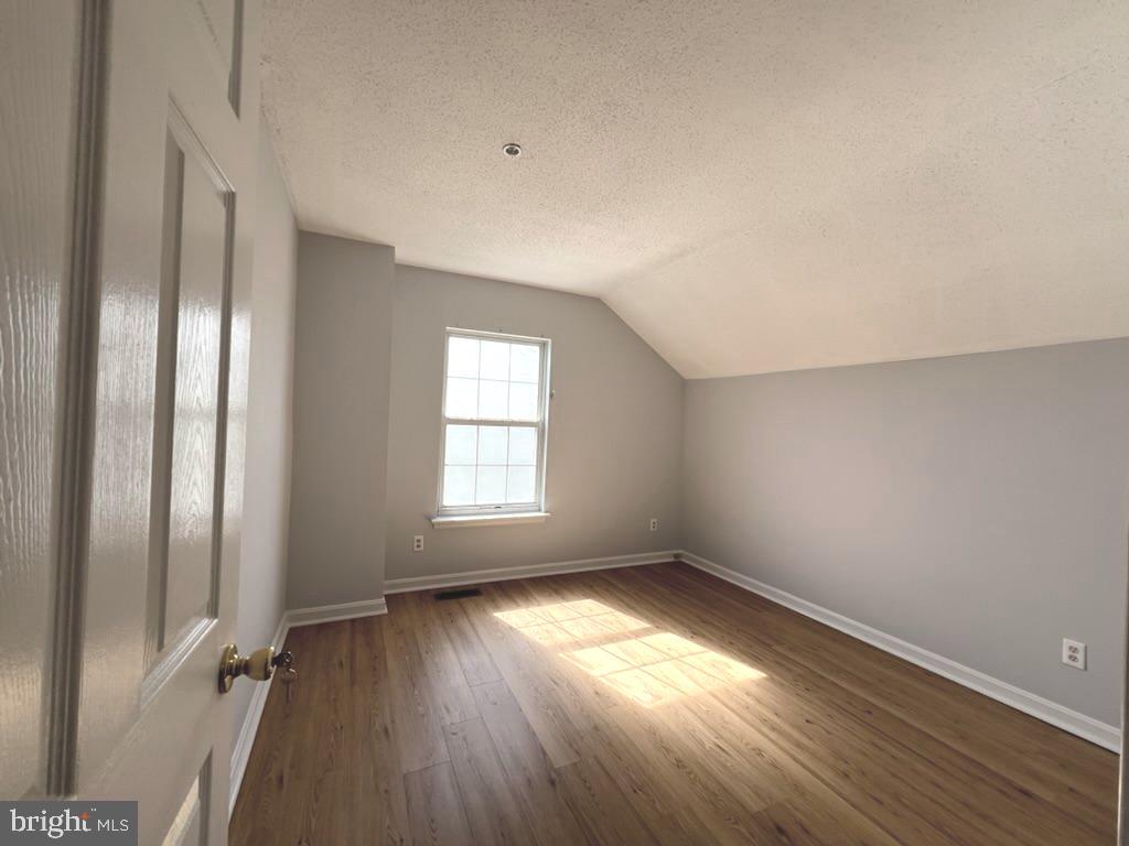 SHEFFIELD GLEN TOWNHOMES - Residential Lease