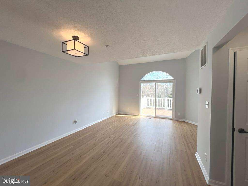 SHEFFIELD GLEN TOWNHOMES - Residential Lease