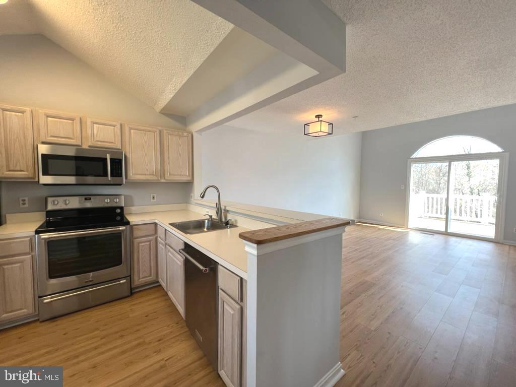 SHEFFIELD GLEN TOWNHOMES - Residential Lease