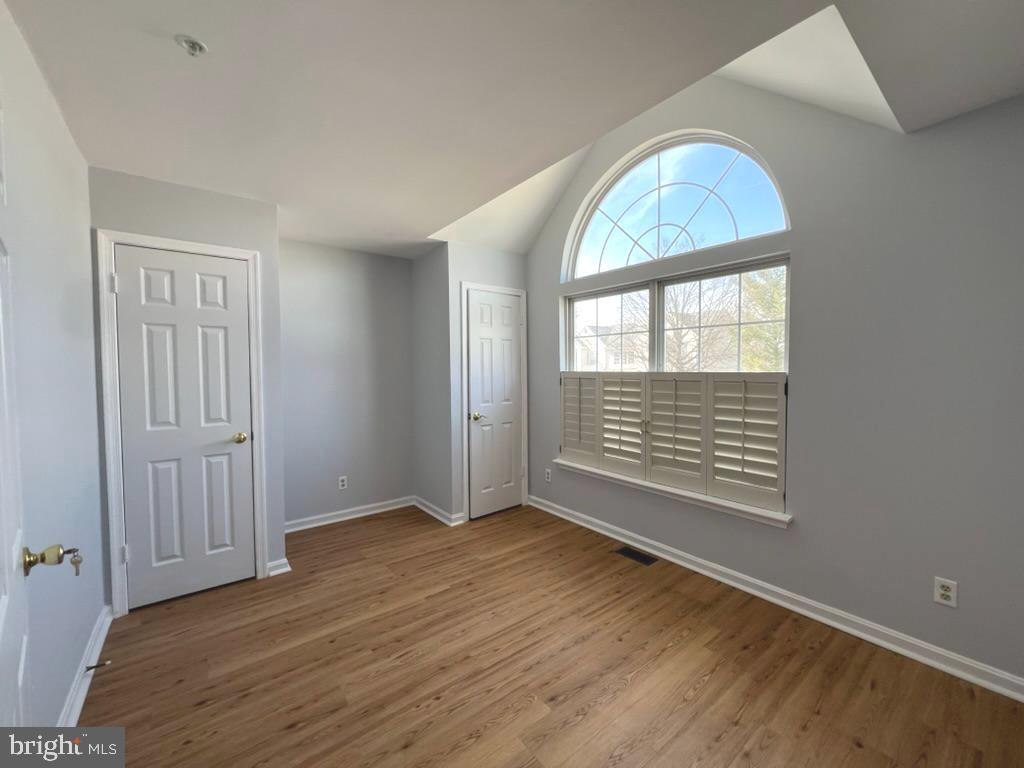 SHEFFIELD GLEN TOWNHOMES - Residential Lease