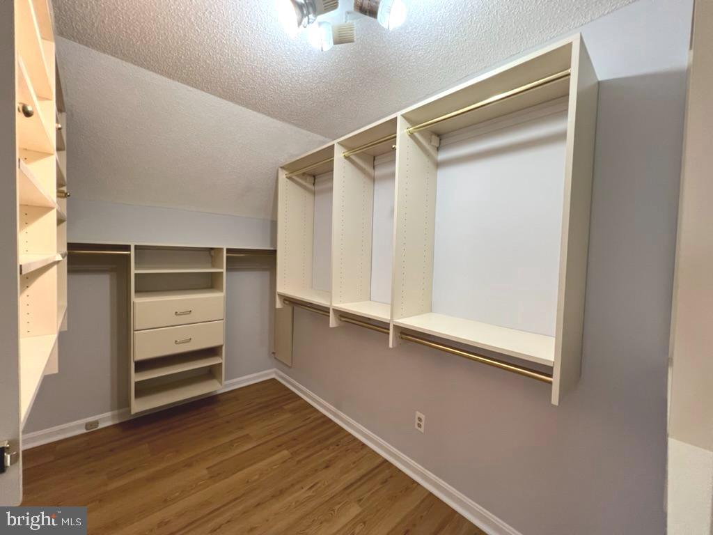 SHEFFIELD GLEN TOWNHOMES - Residential Lease