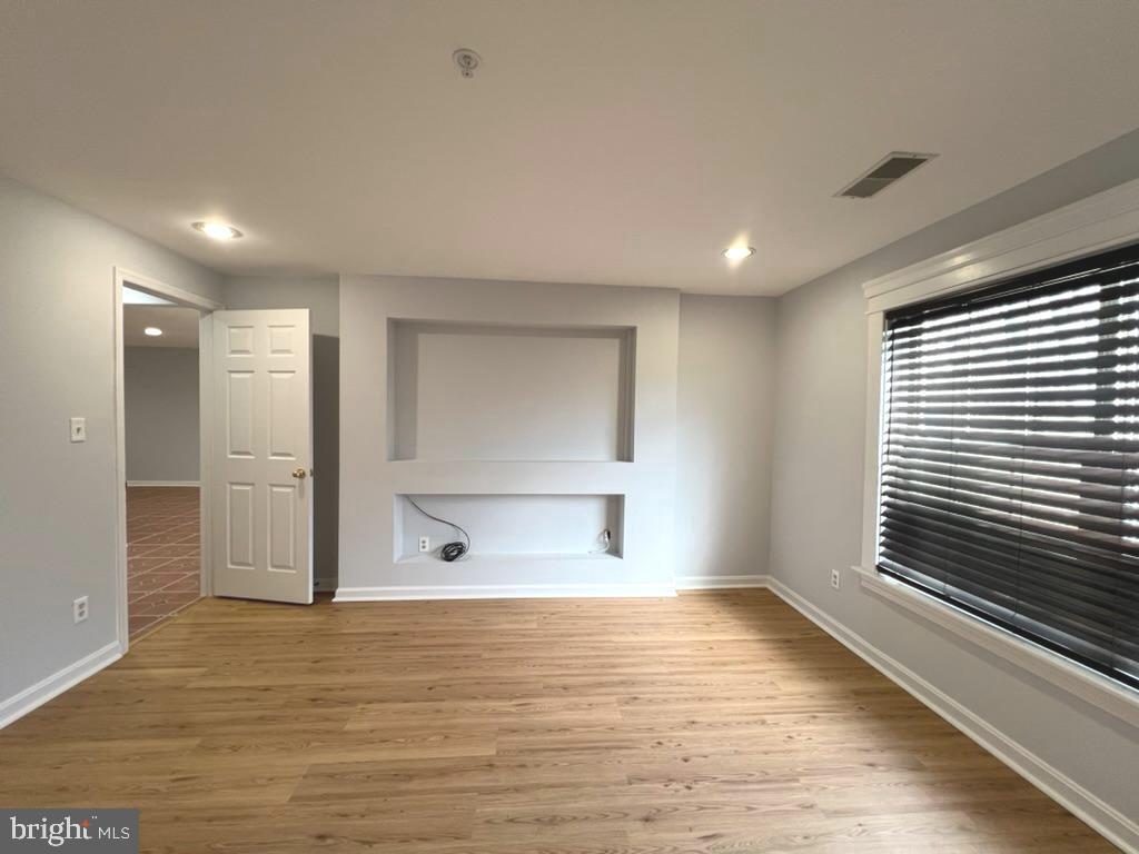 SHEFFIELD GLEN TOWNHOMES - Residential Lease