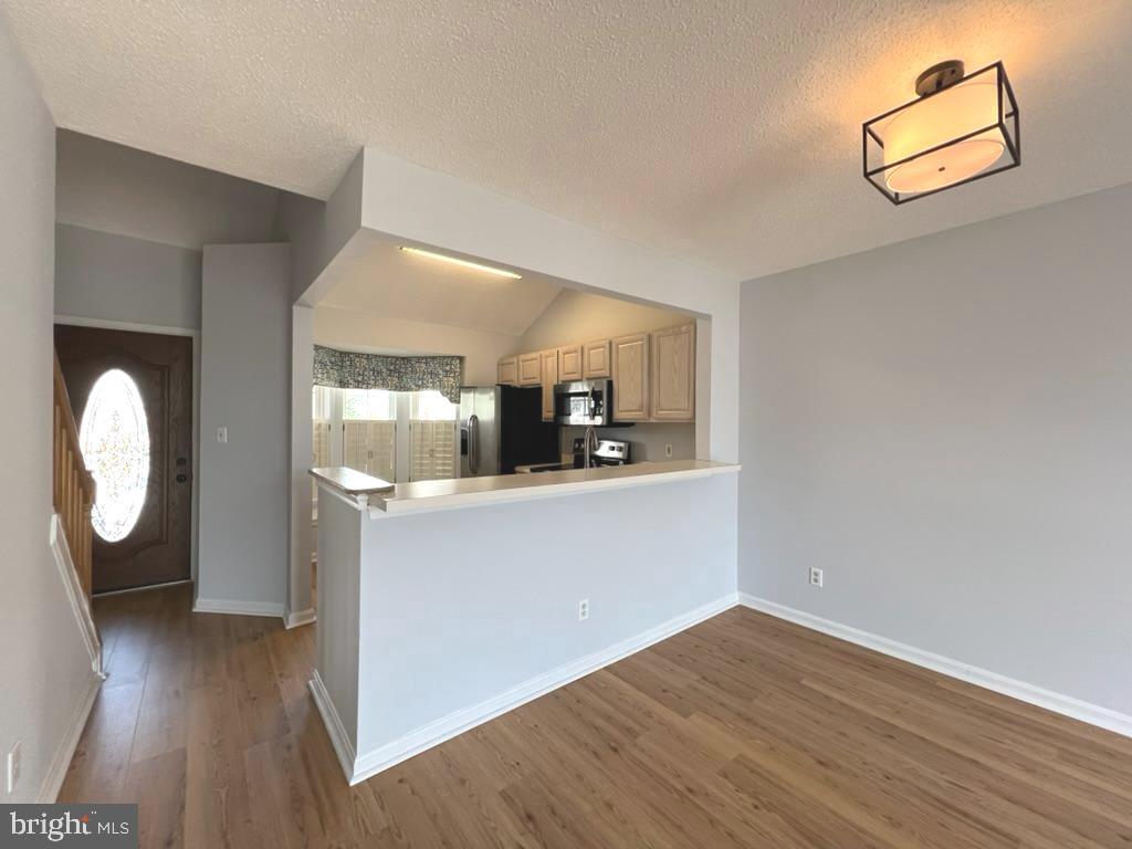 SHEFFIELD GLEN TOWNHOMES - Residential Lease