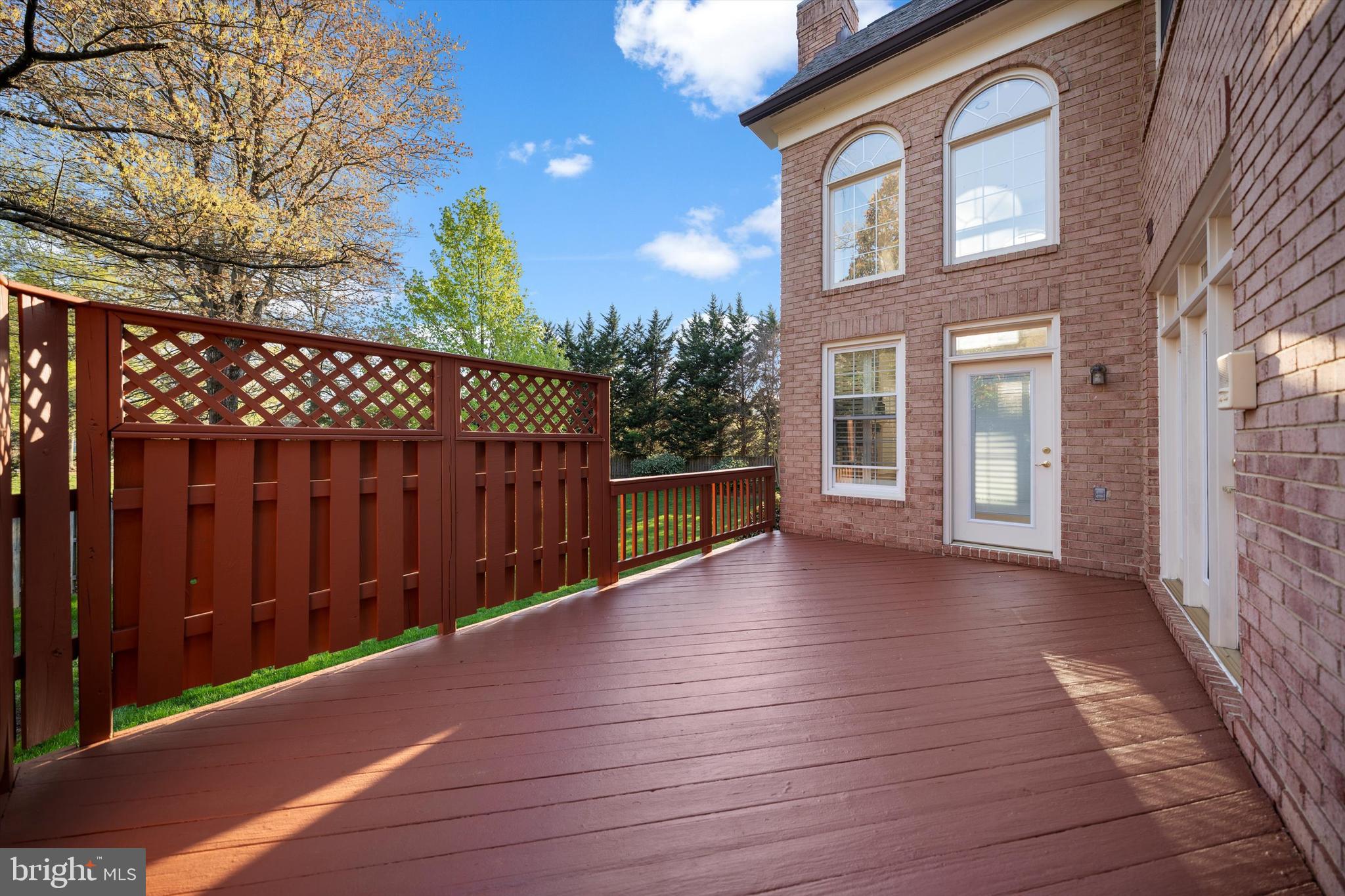 ENGLISH OAKS - Residential