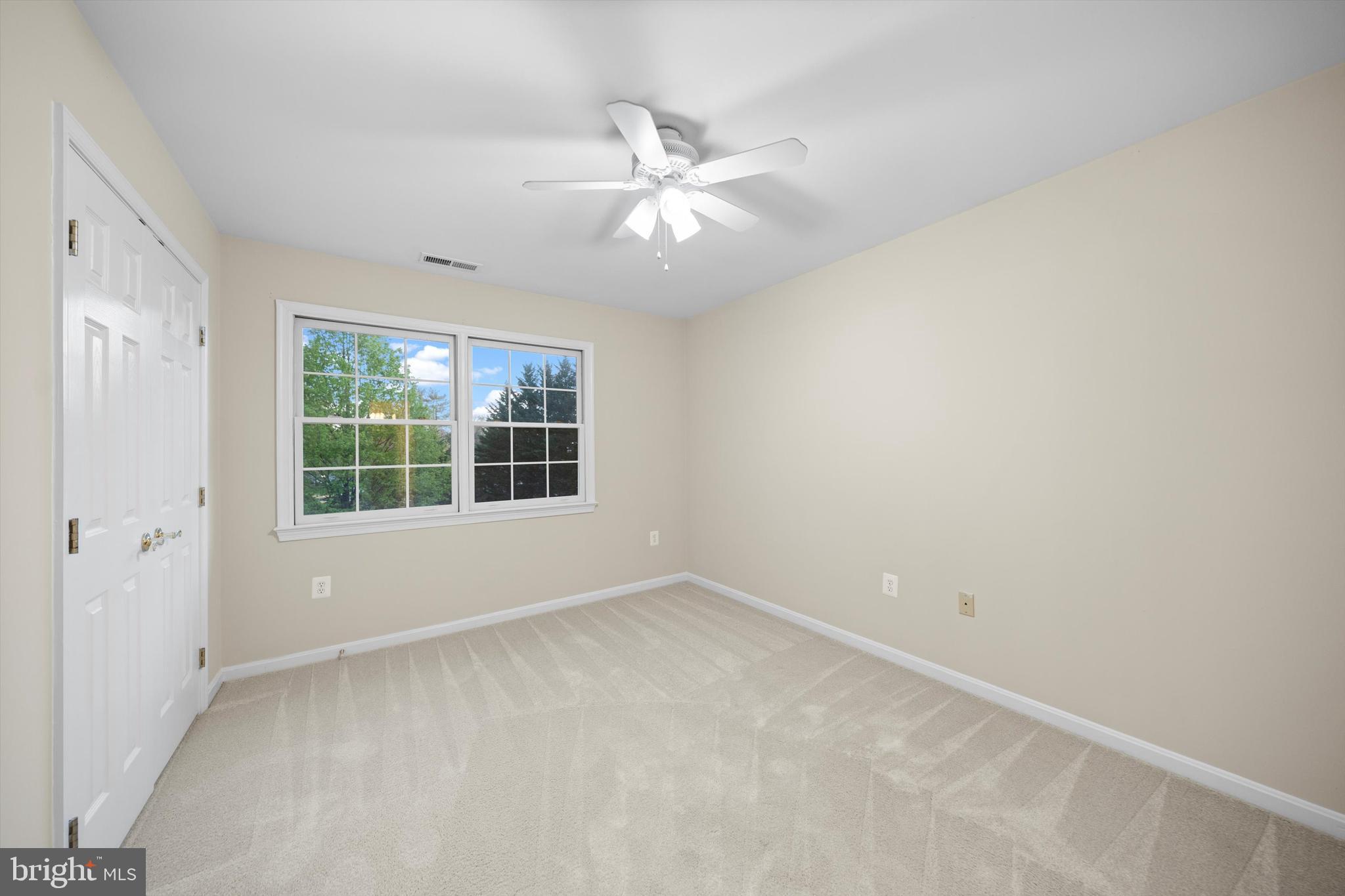 ENGLISH OAKS - Residential