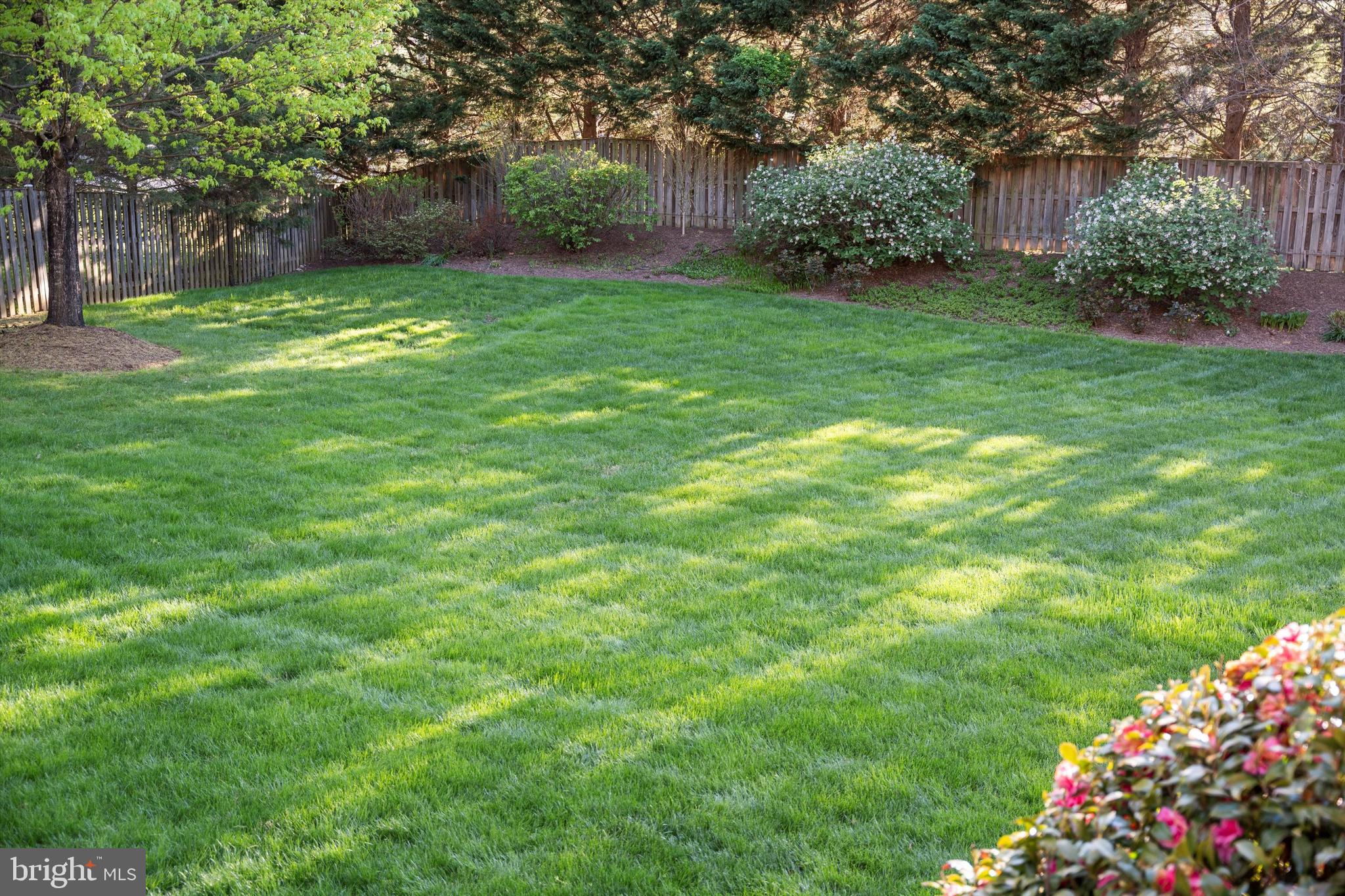 ENGLISH OAKS - Residential