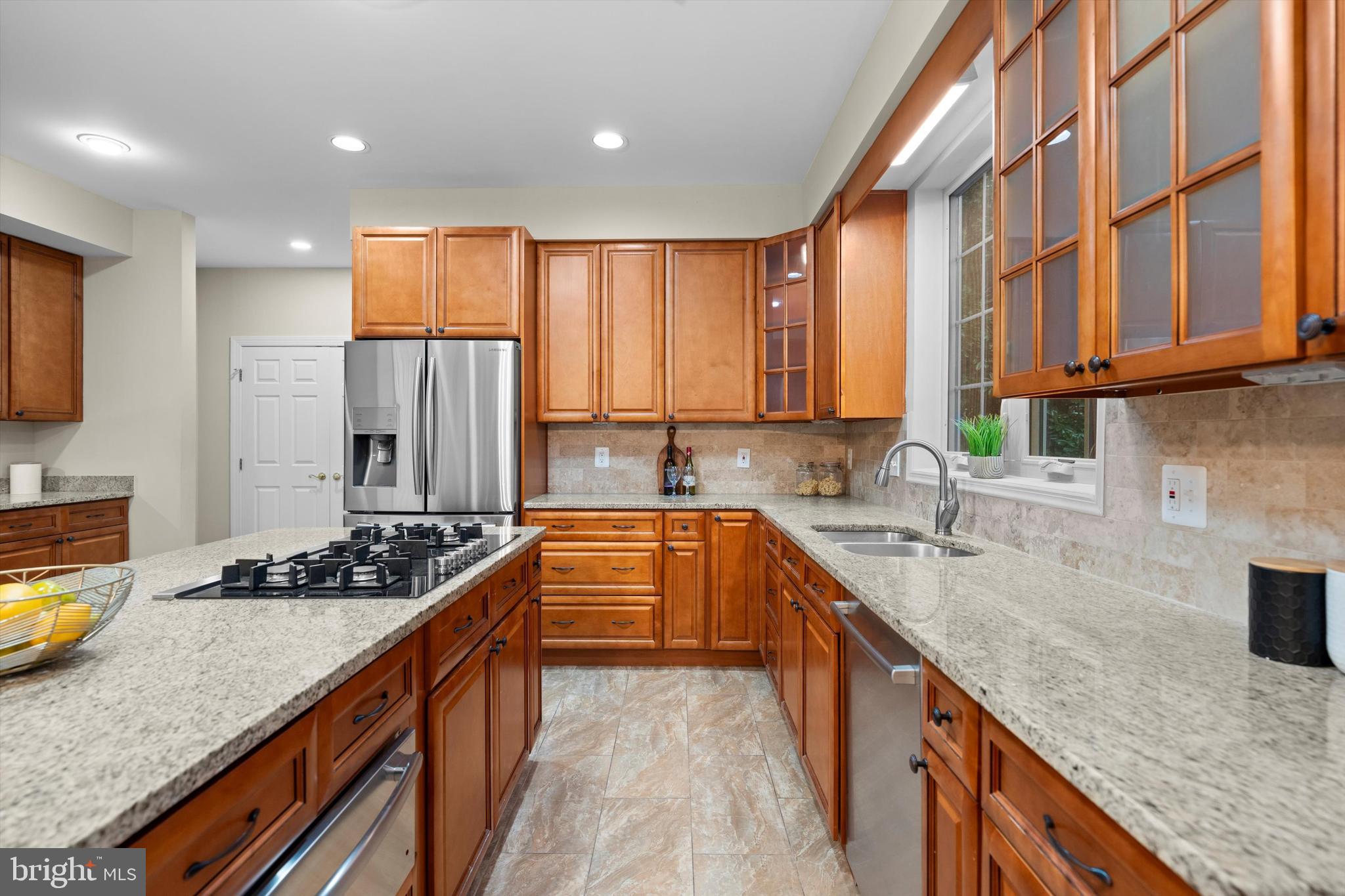 ENGLISH OAKS - Residential