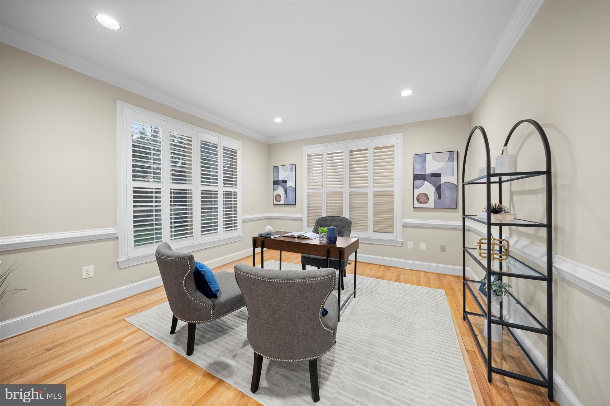 ENGLISH OAKS - Residential