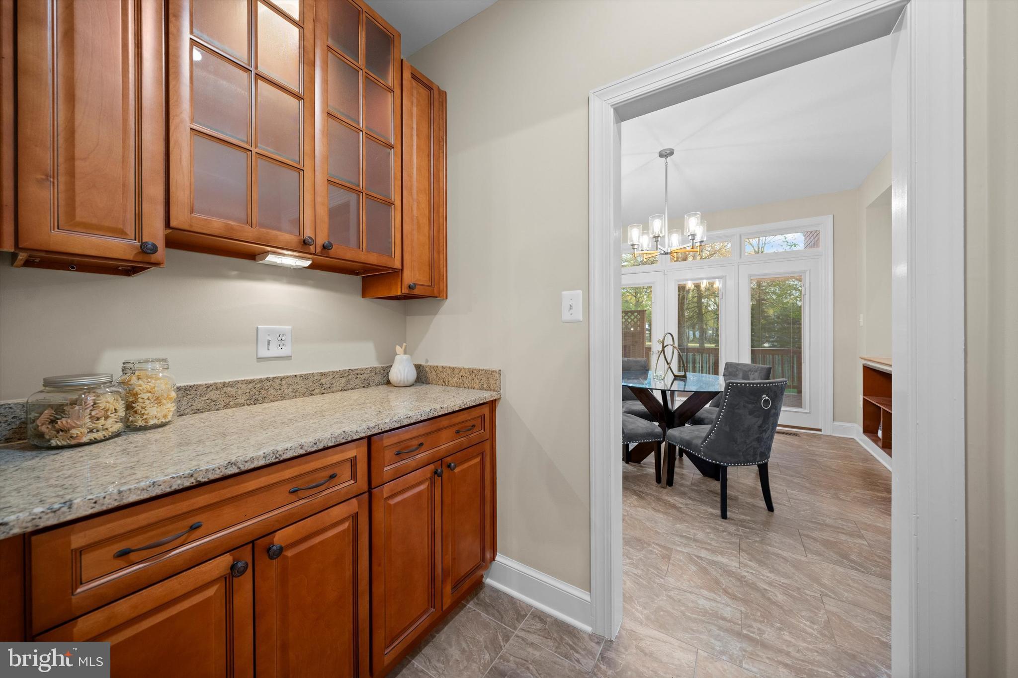 ENGLISH OAKS - Residential