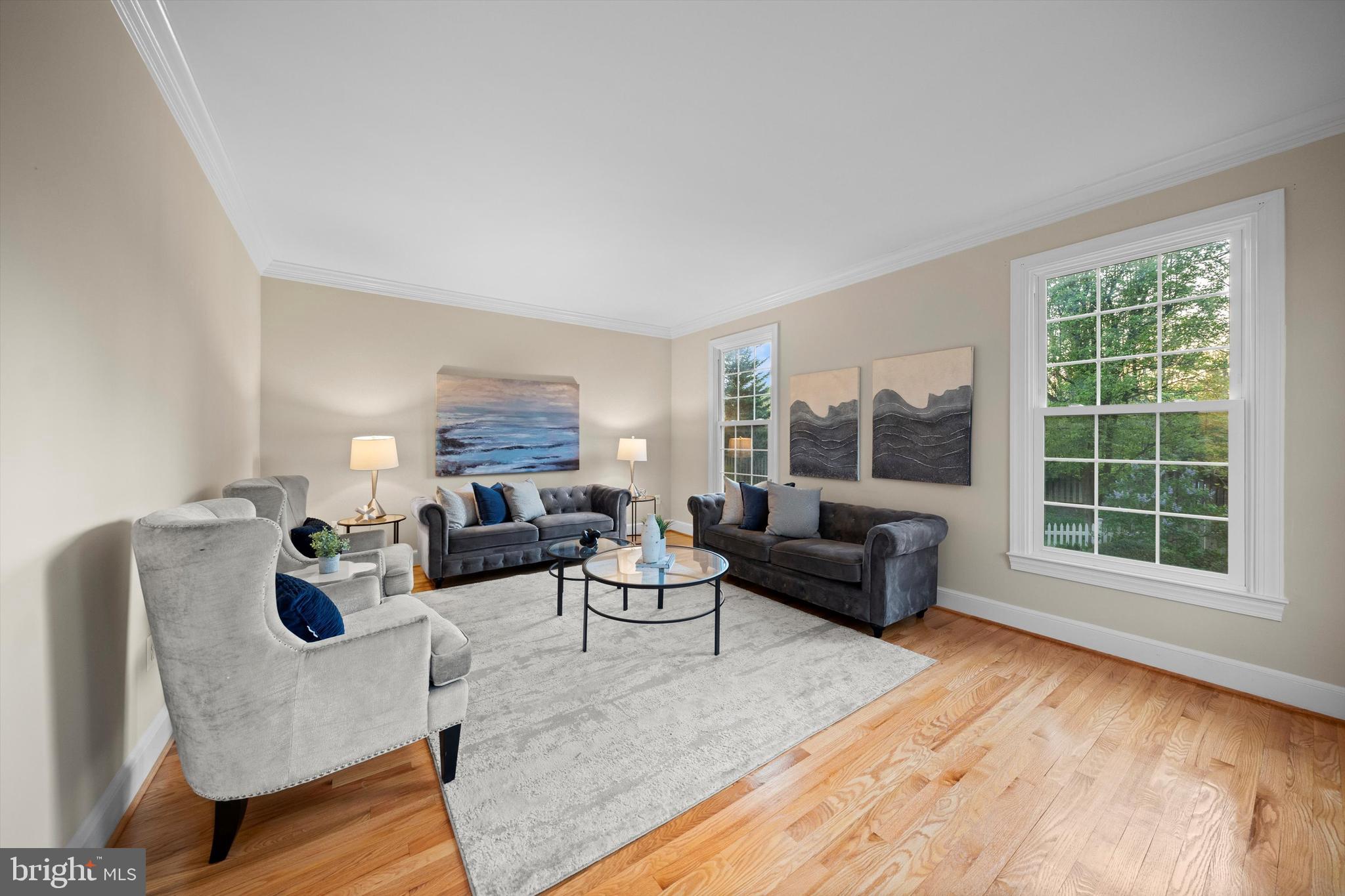 ENGLISH OAKS - Residential