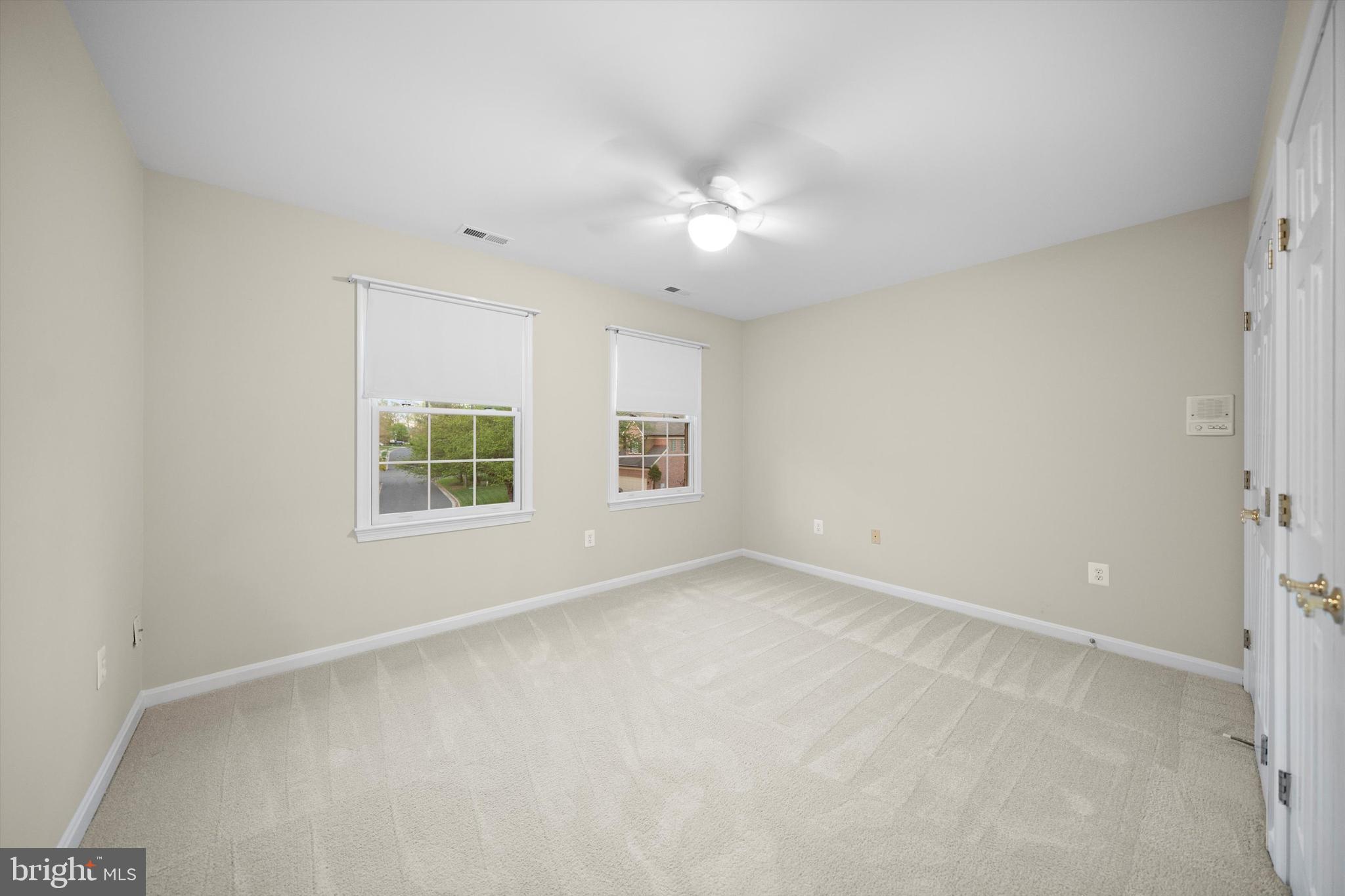 ENGLISH OAKS - Residential